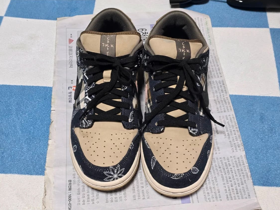 [250] 나이키 트래비스 스캇 SB 덩크 로우 상품이미지2