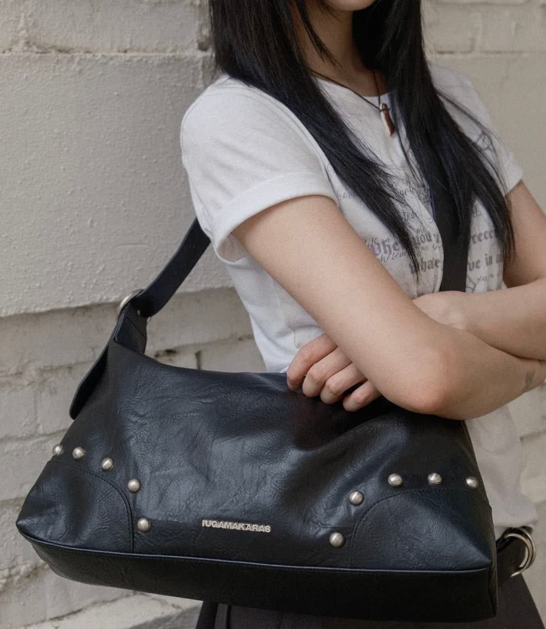 이우가마카라스 스터드 호보백 상품이미지3