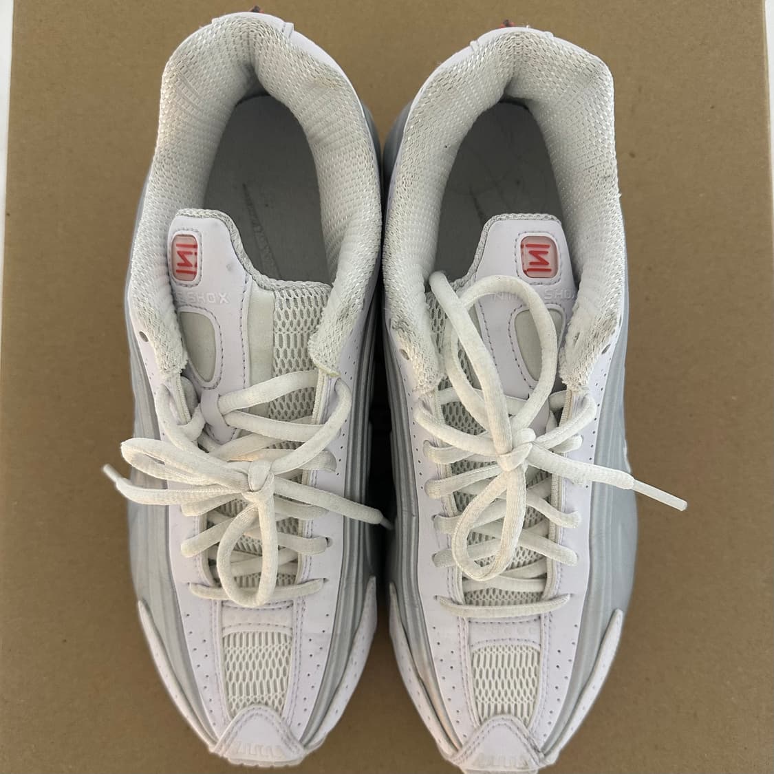 나이키 샥스 R4 화이트 메탈릭 실버 상품이미지5