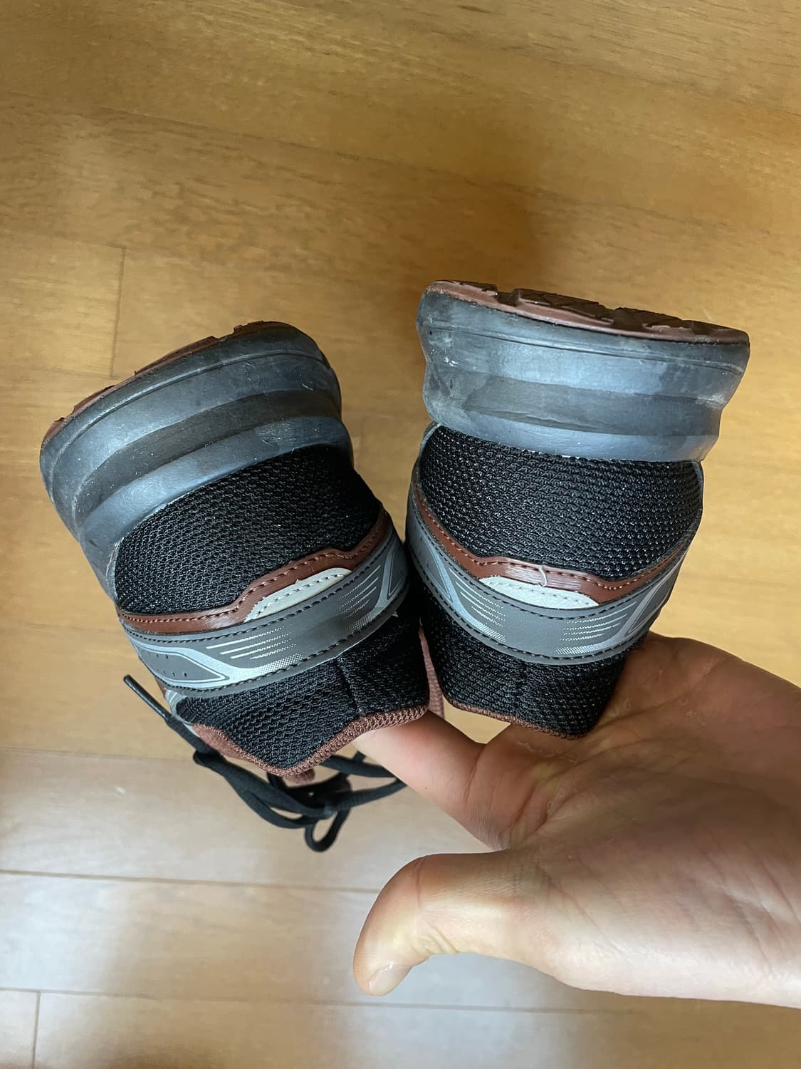 아식스 스니커즈 브라운 상품이미지3