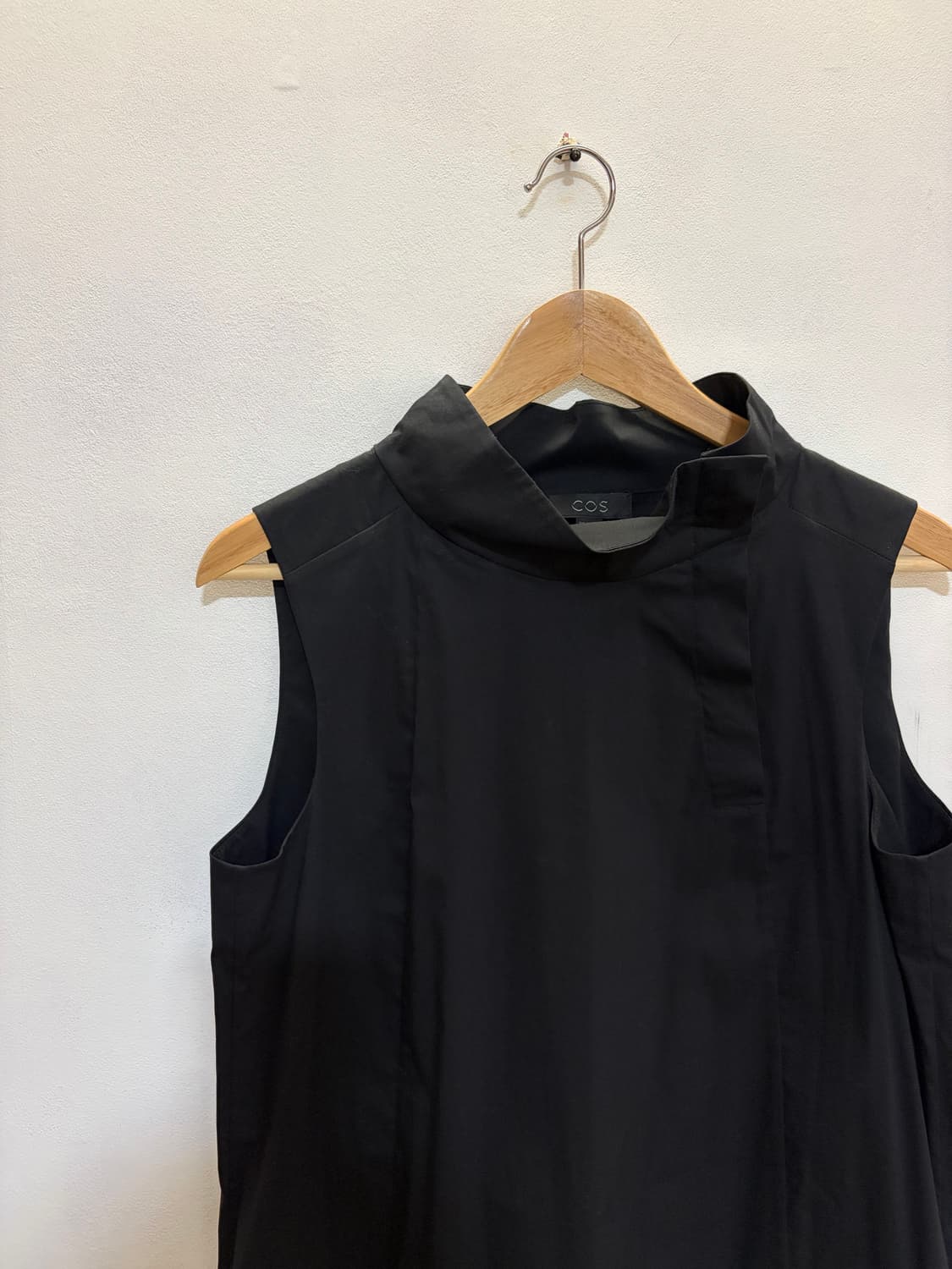 COS 민소매 미디원피스 상품이미지3