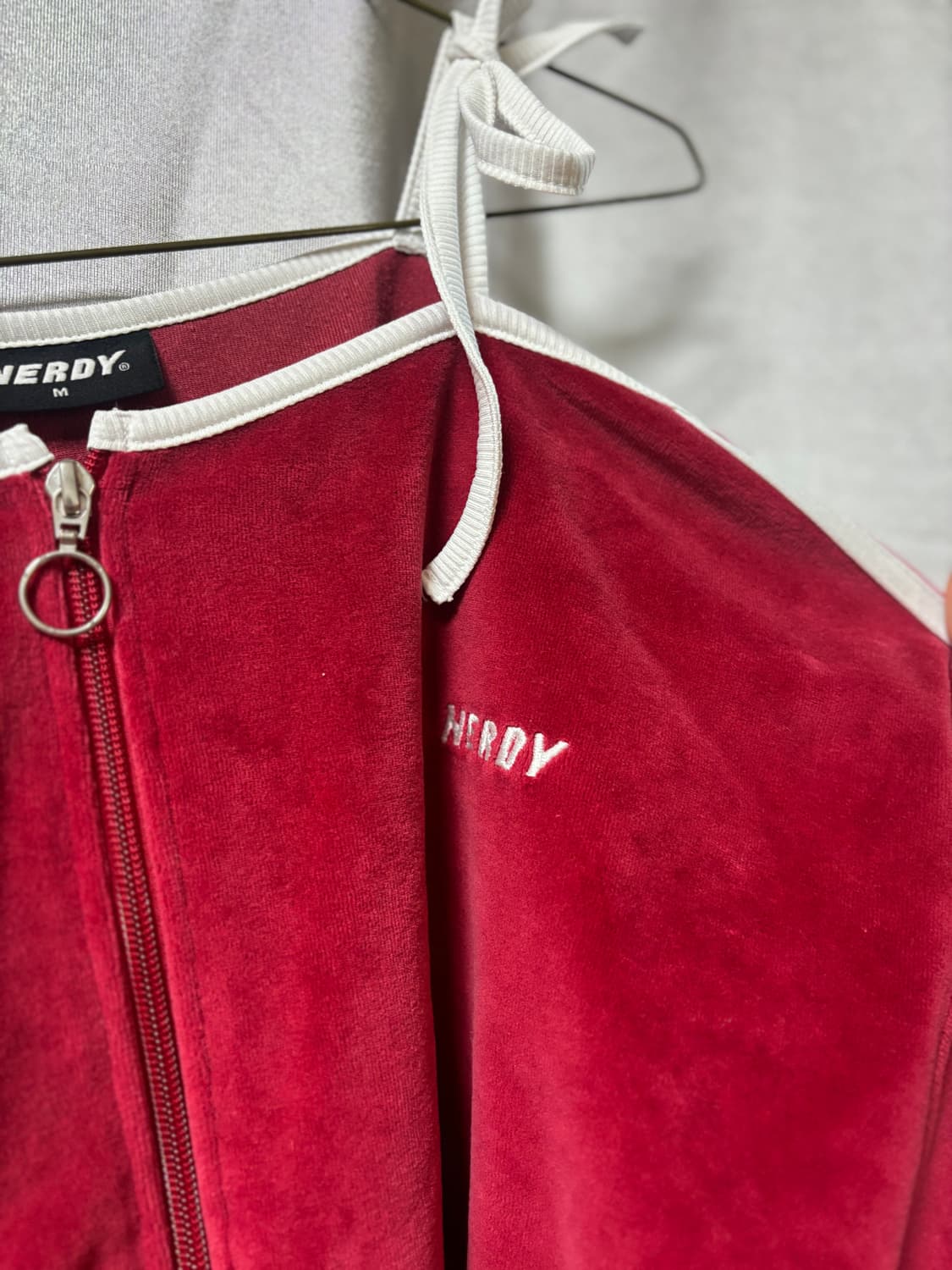 nerdy 리폼 벨벳 크롭집업 상품이미지2