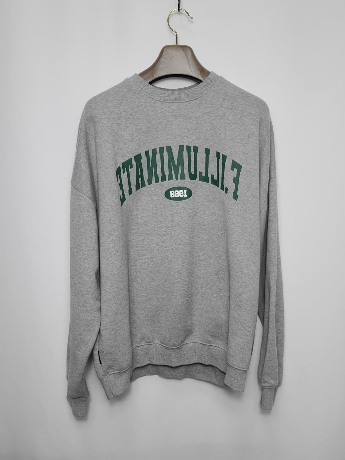 필루미네이트 맨투맨 상품이미지1