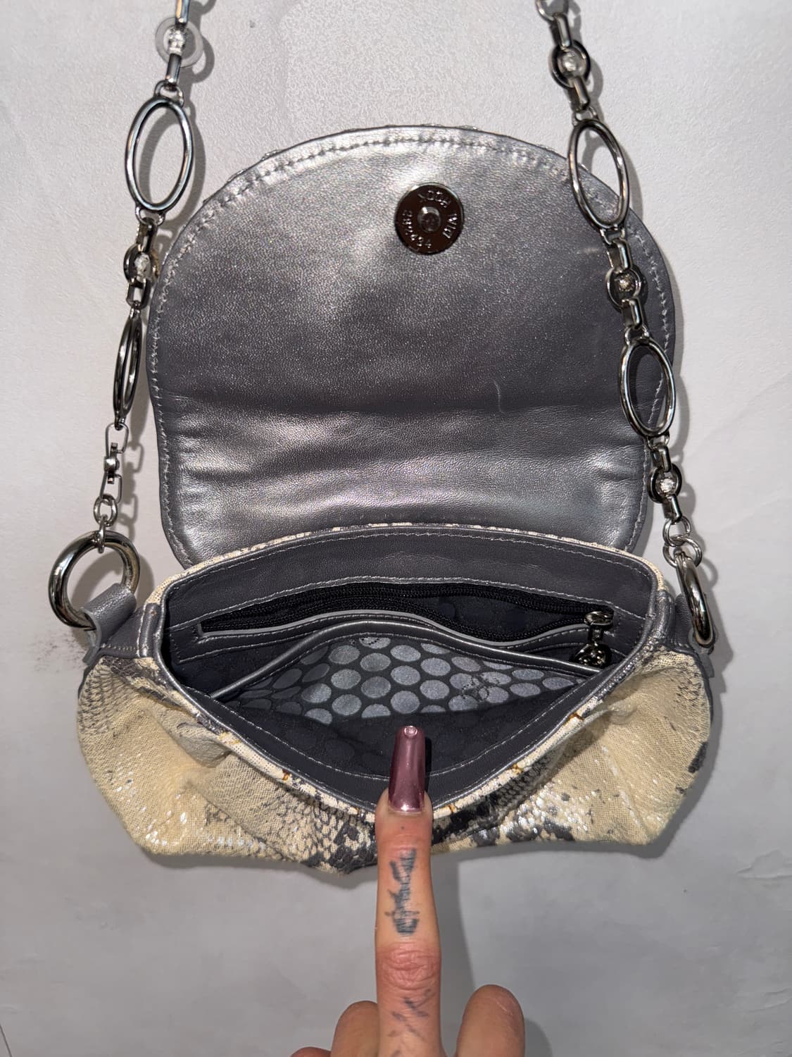 Esquire ivory python cubic chain 숄더백 상품이미지5