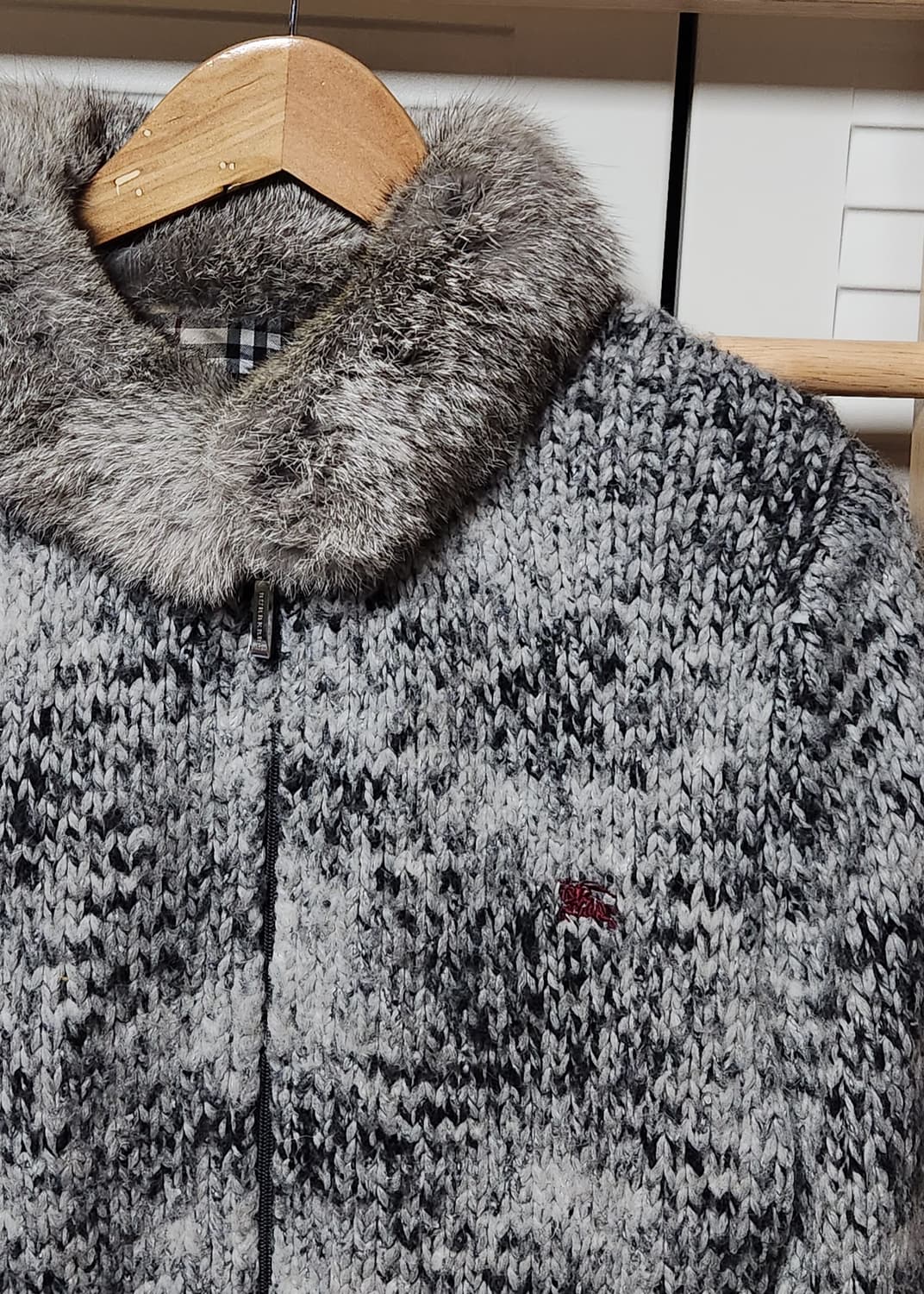 버버리 퍼 니트 집업 자켓 상품이미지3