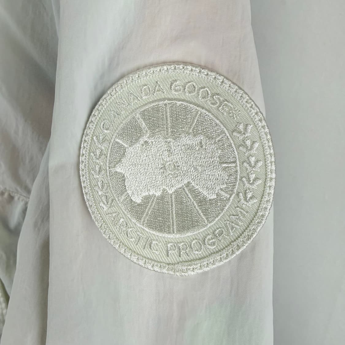 (새상품 L) 캐나다구스 X Paola Pivi 우먼스 민덴 재킷 화이트 상품이미지6