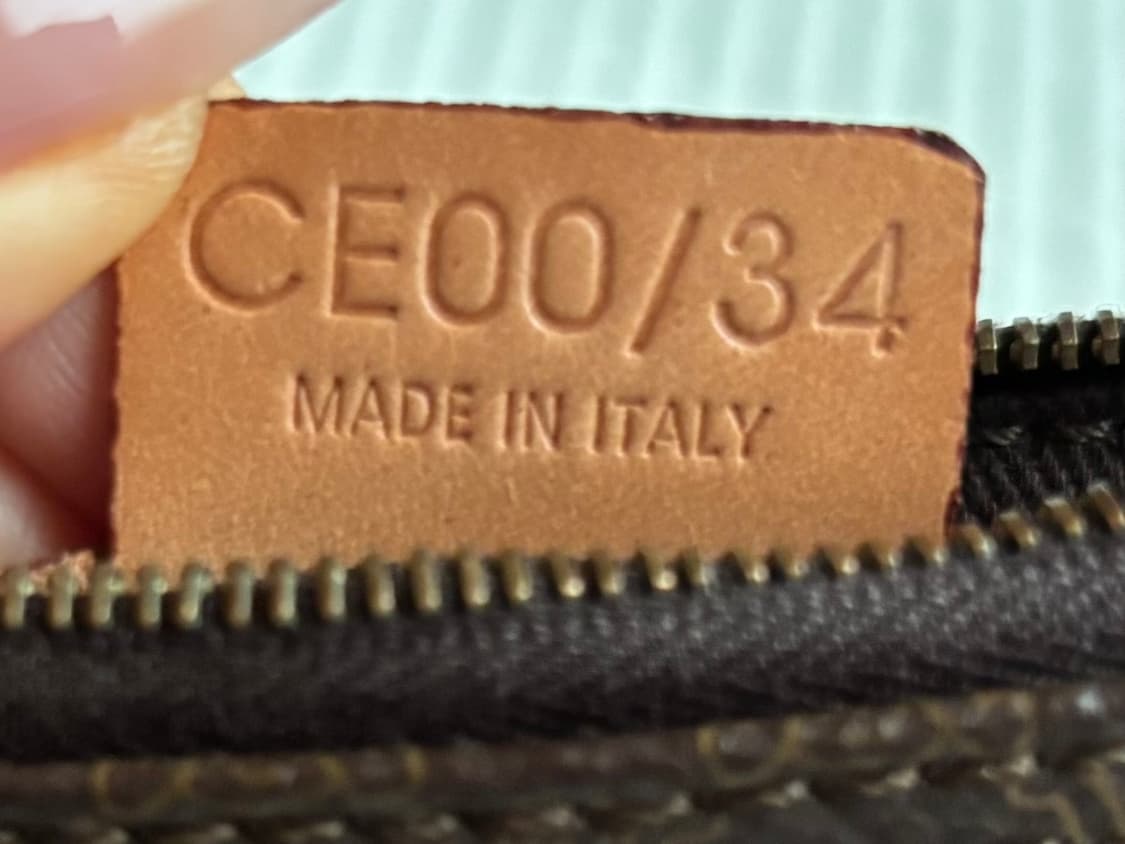 셀린느 마카담 숄더백 상품이미지4