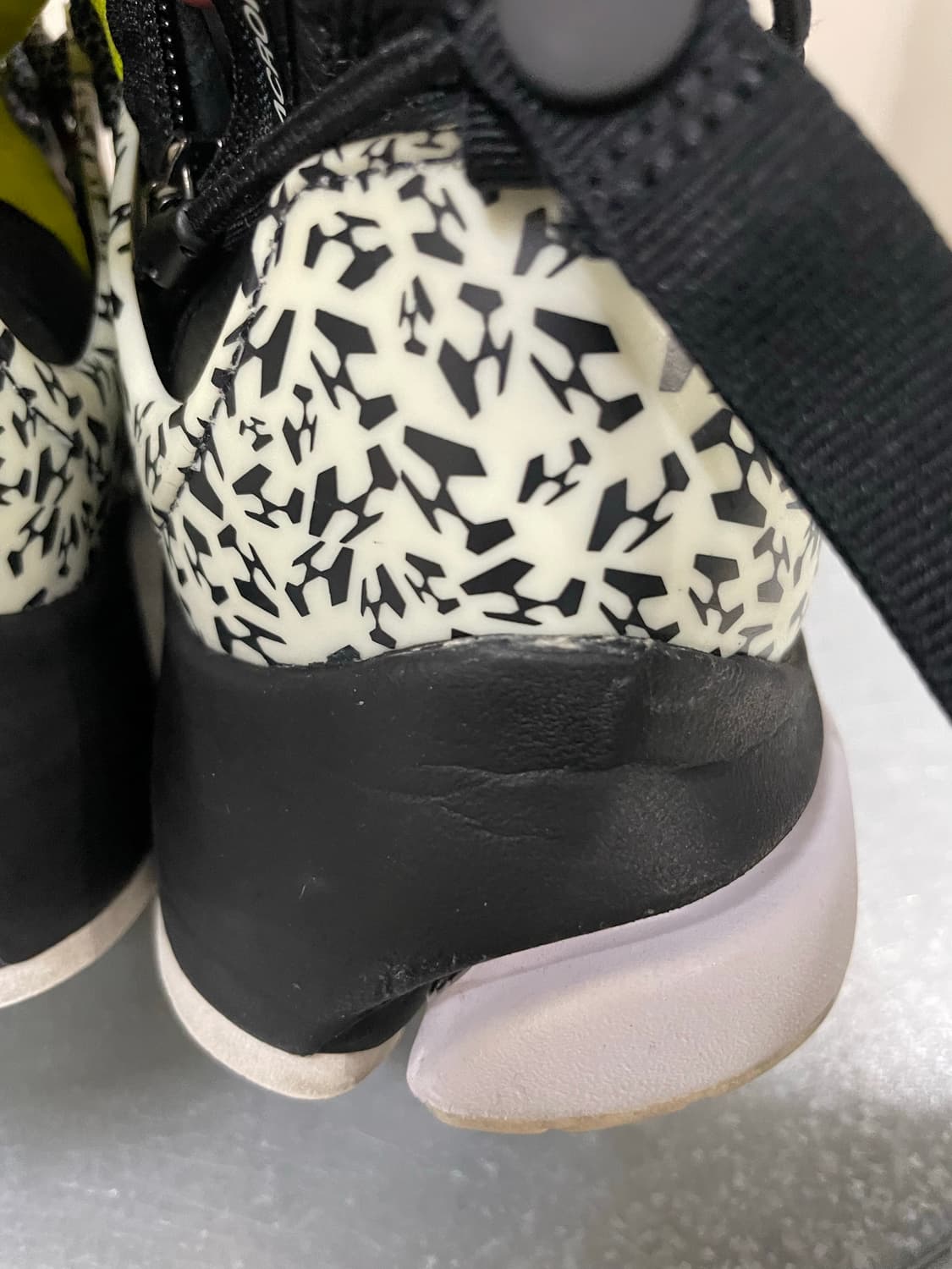 나이키 X 아크로님 에어 프레스토 형광 300 상품이미지8