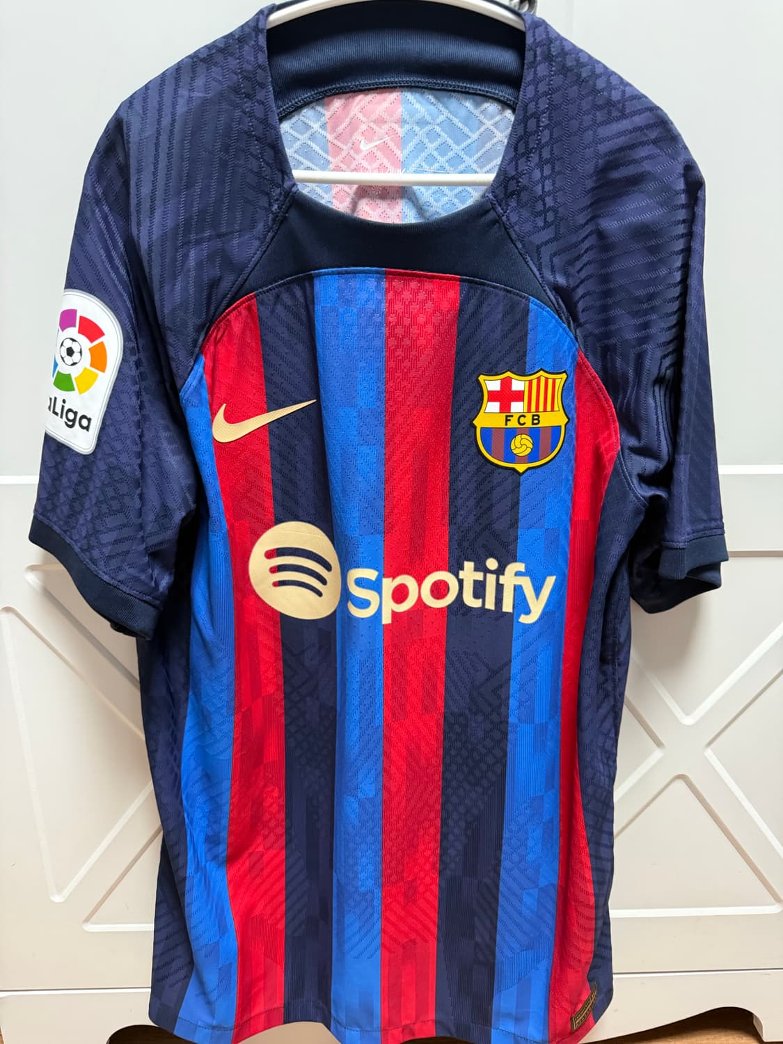 22/23 바르셀로나 어센틱 더용 유니폼 상품이미지1