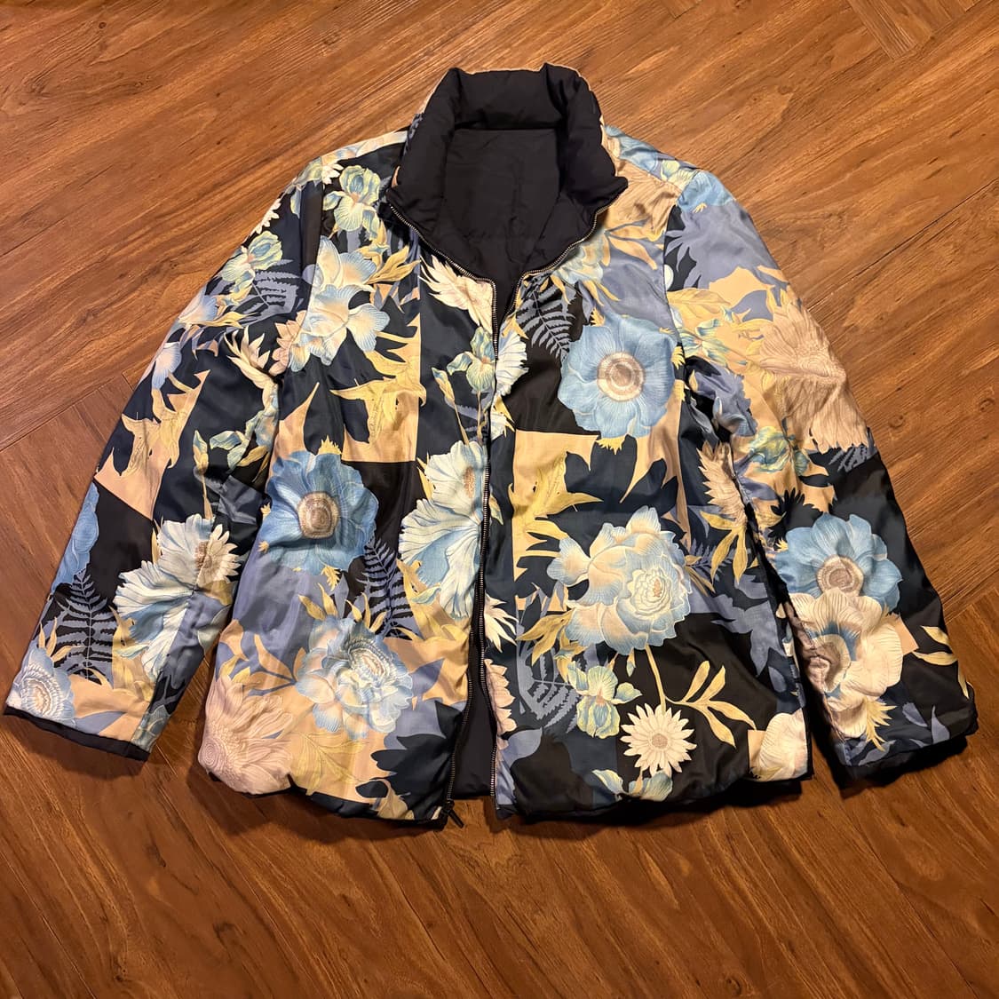 Ferragamo Blue Floral-Lined Puffer L 상품이미지7
