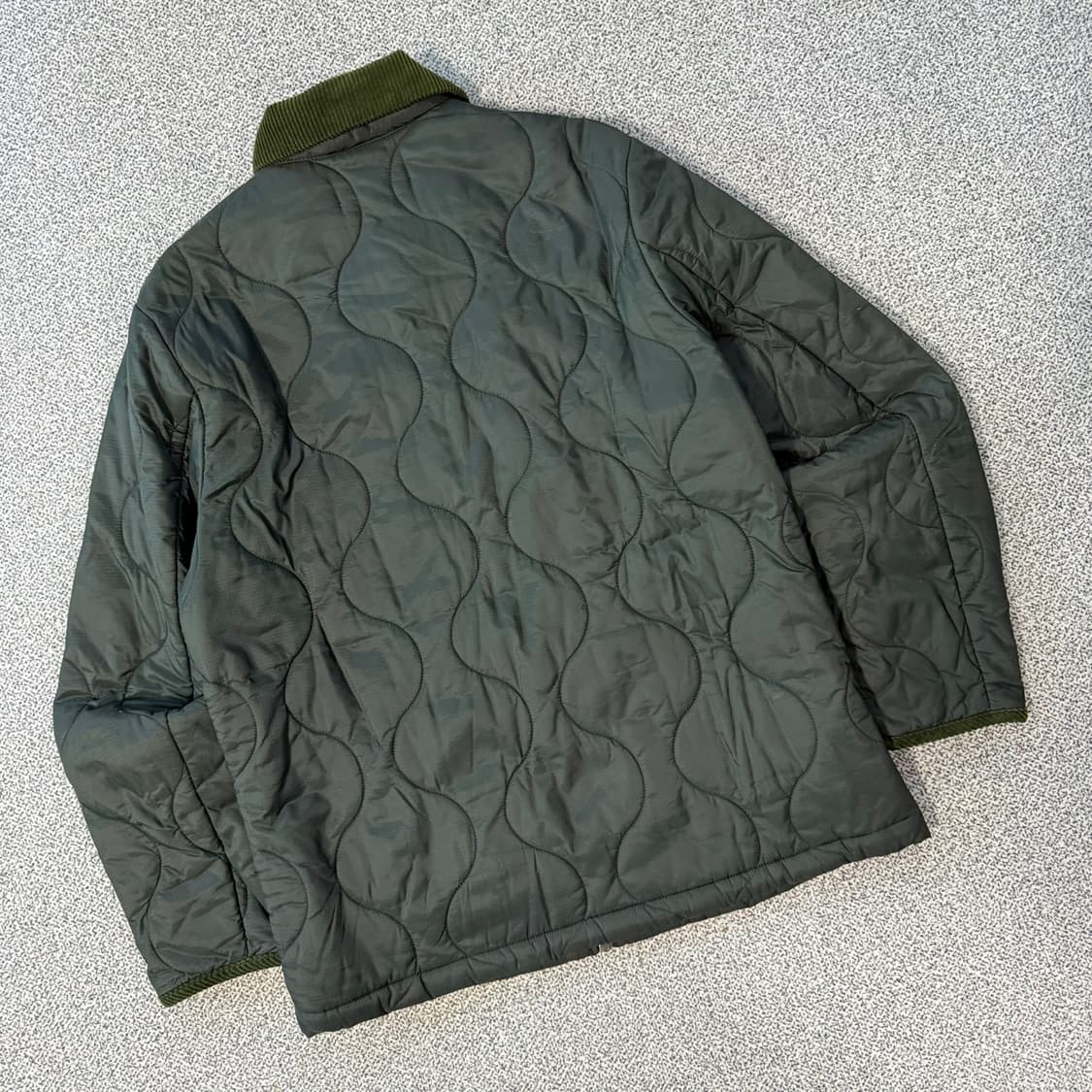 유니클로 JW앤더슨 퀄팅 자켓 상품이미지4