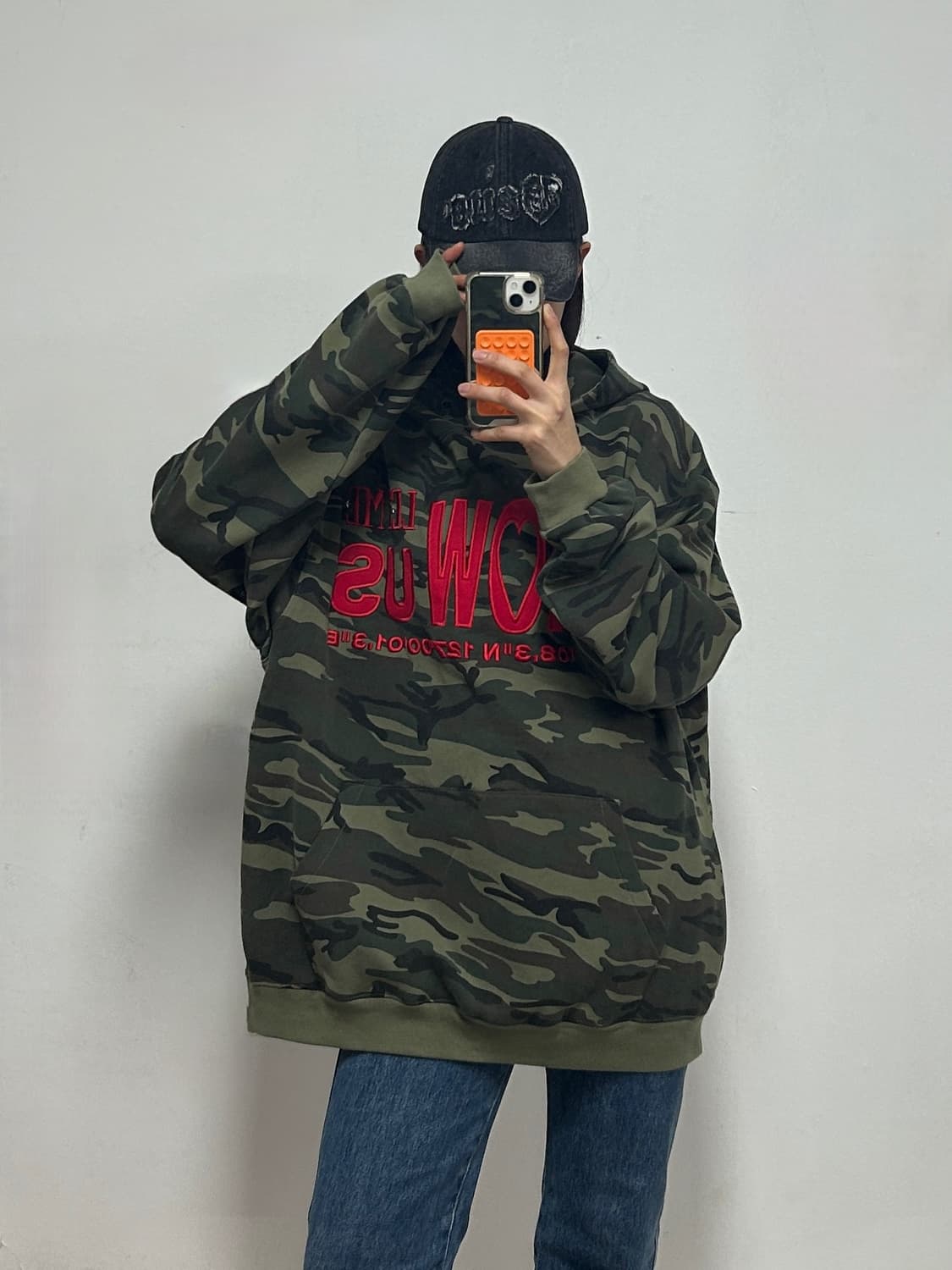 러브이즈트루 빅로고 오버핏 카모 후드티 상품이미지1