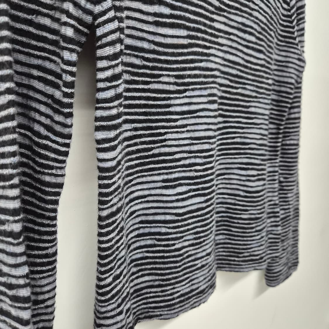 이세이미야케 줄무늬 패턴 폴라넥 긴팔 티셔츠 여성 M 상품이미지2