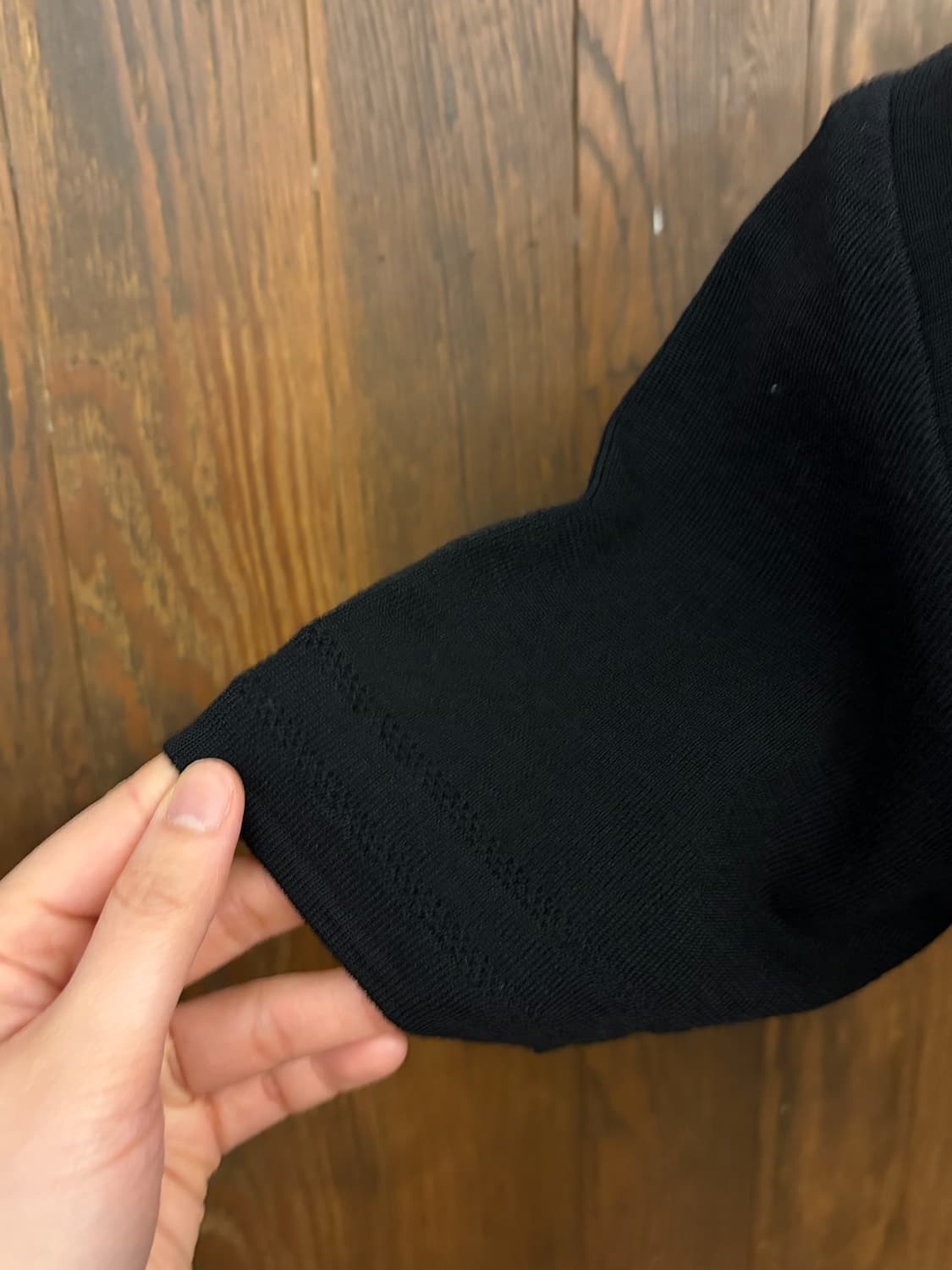 꾸레쥬 정품 블랙 로고 반팔니트 상품이미지4