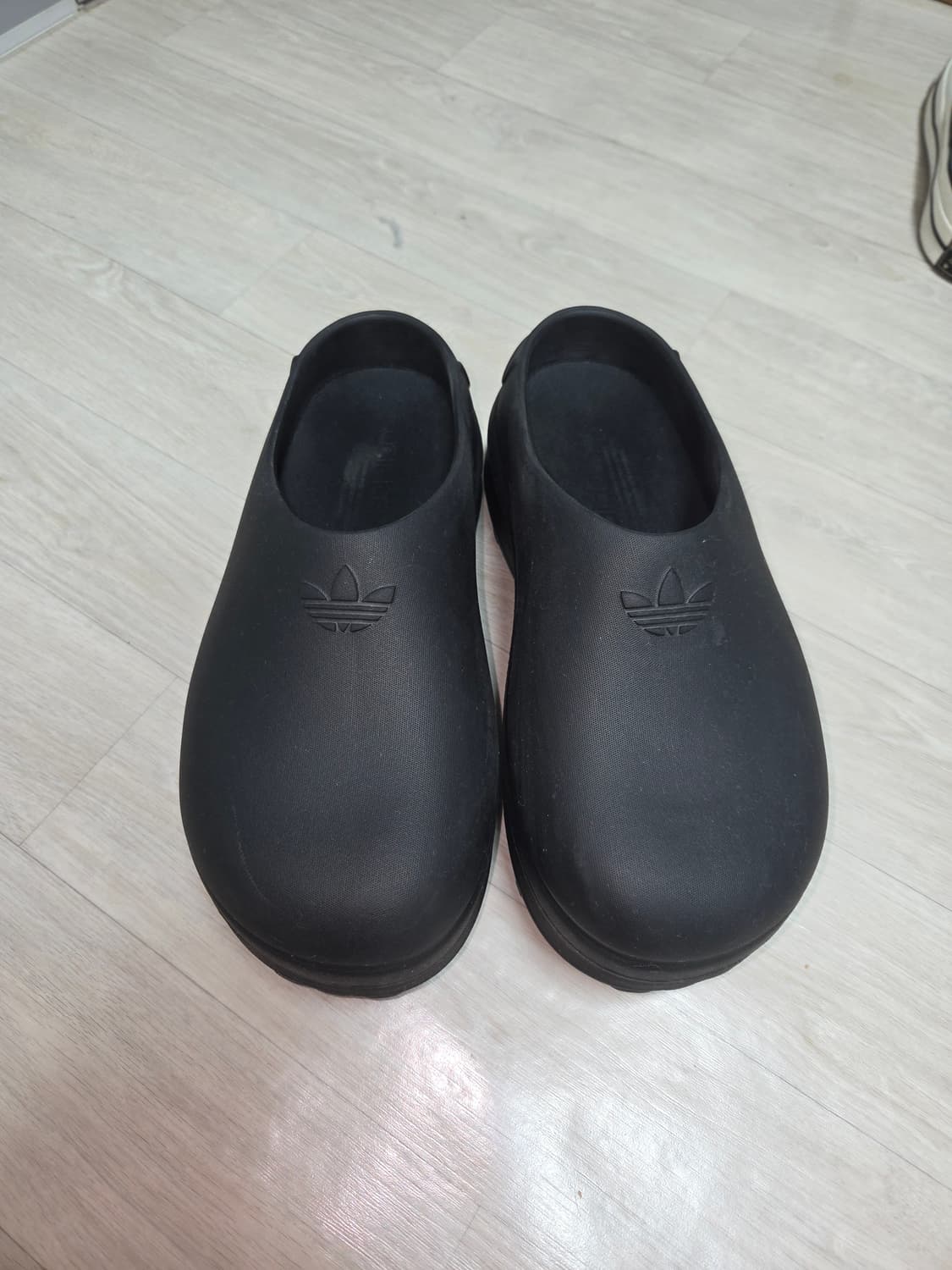 아디다스 뮬 상품이미지1