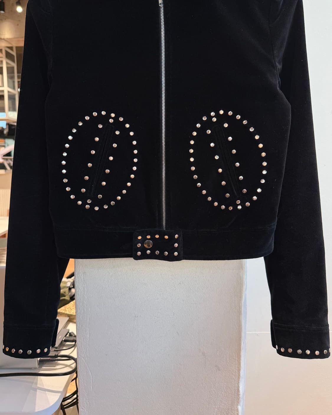 생로랑 블랙 벨벳 스터드 자켓  상품이미지6