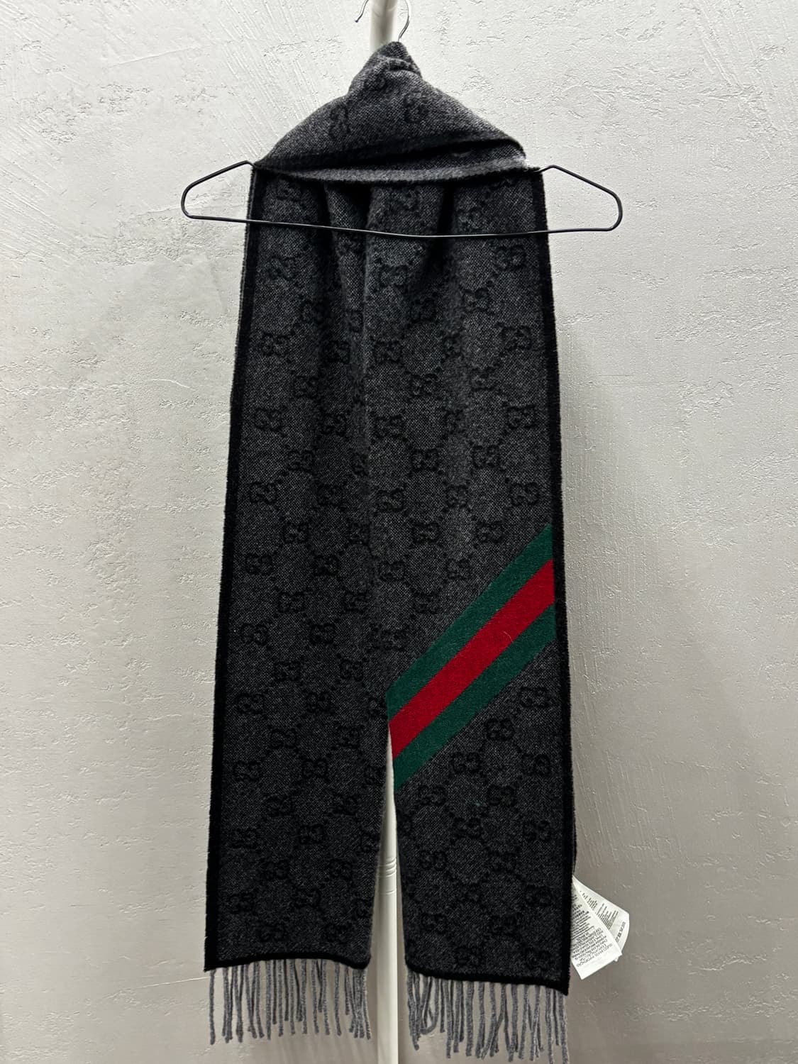 구찌 GG 패턴 울 머플러 블랙/그레이 상품이미지2