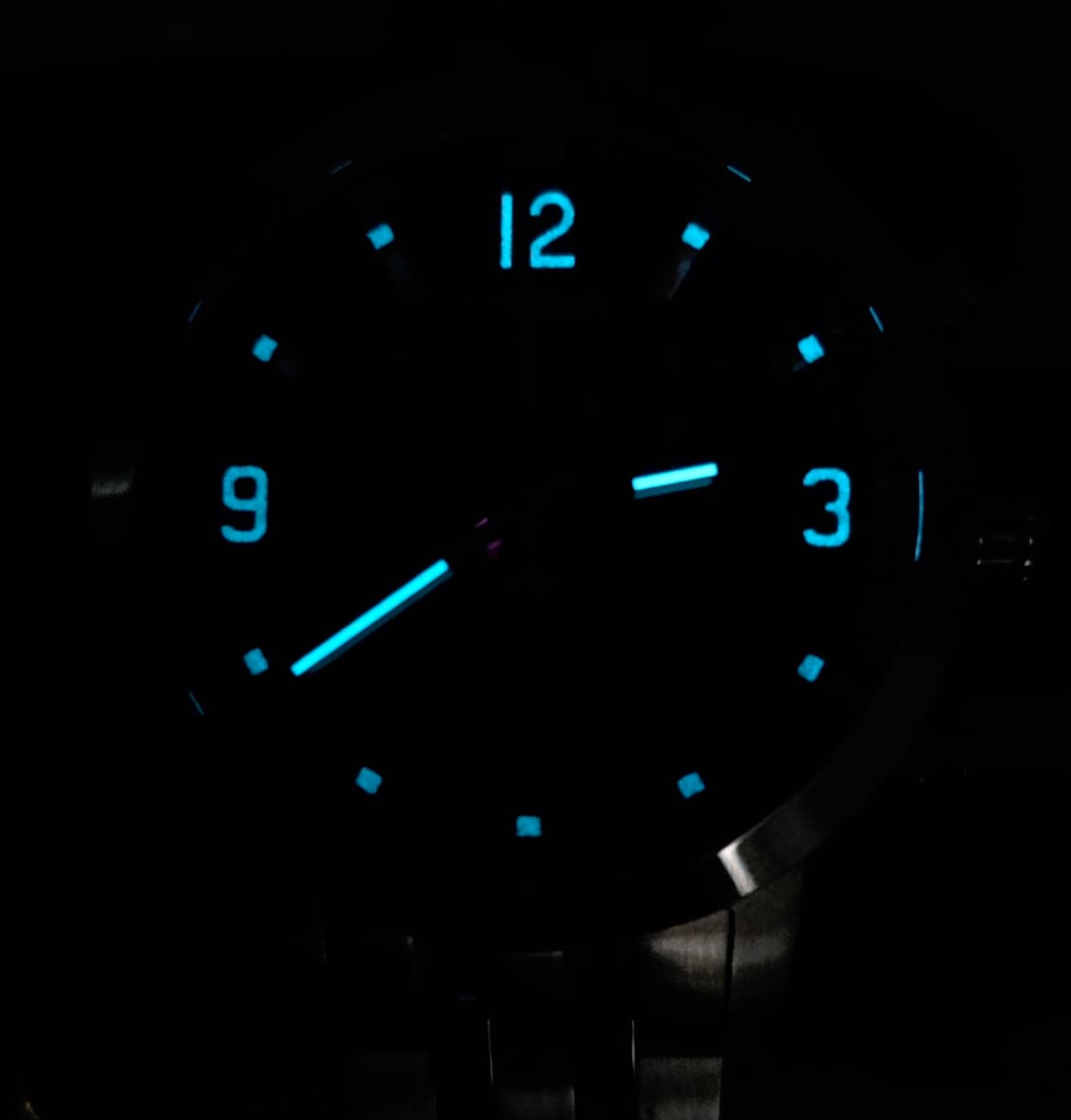 티쏘 (TISSOT) PRC200 쿼츠 크로노그래프 검판메탈 시계 (보증 상품이미지4
