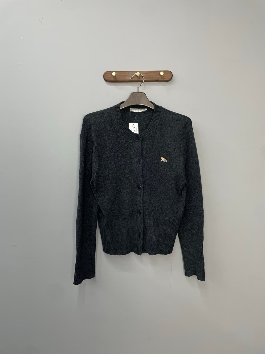 메종 키츠네 베이비 폭스 패치 라운드넥 가디건 H1016 상품이미지2