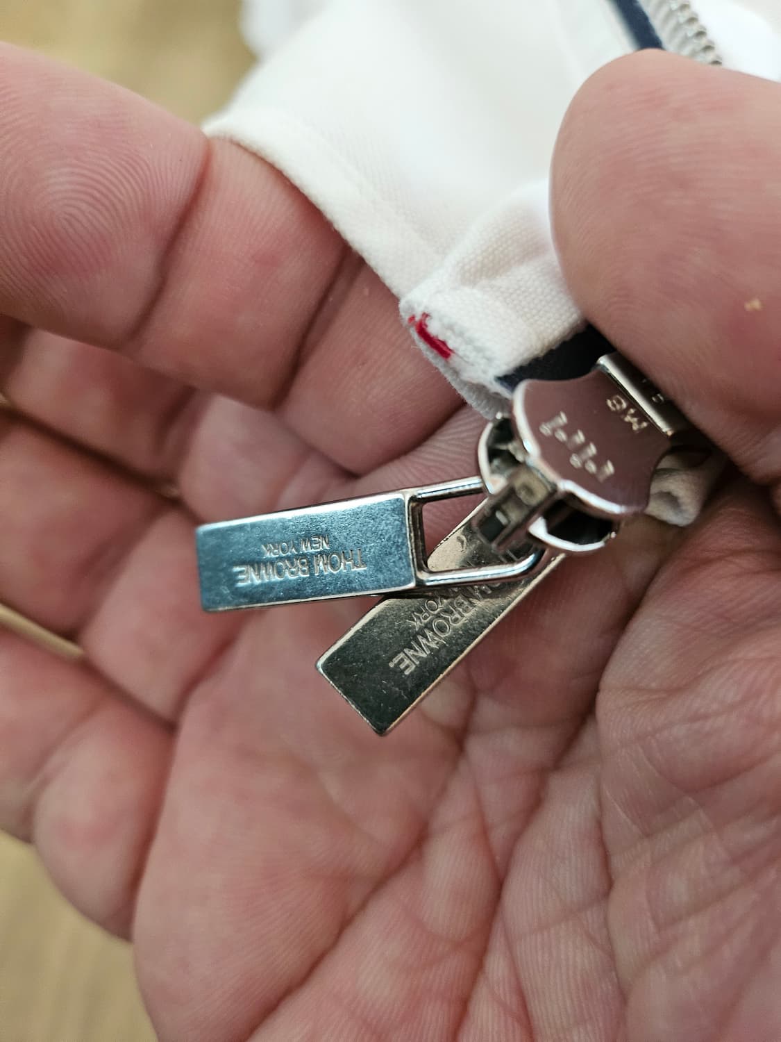 톰브라운셔츠판매 상품이미지3