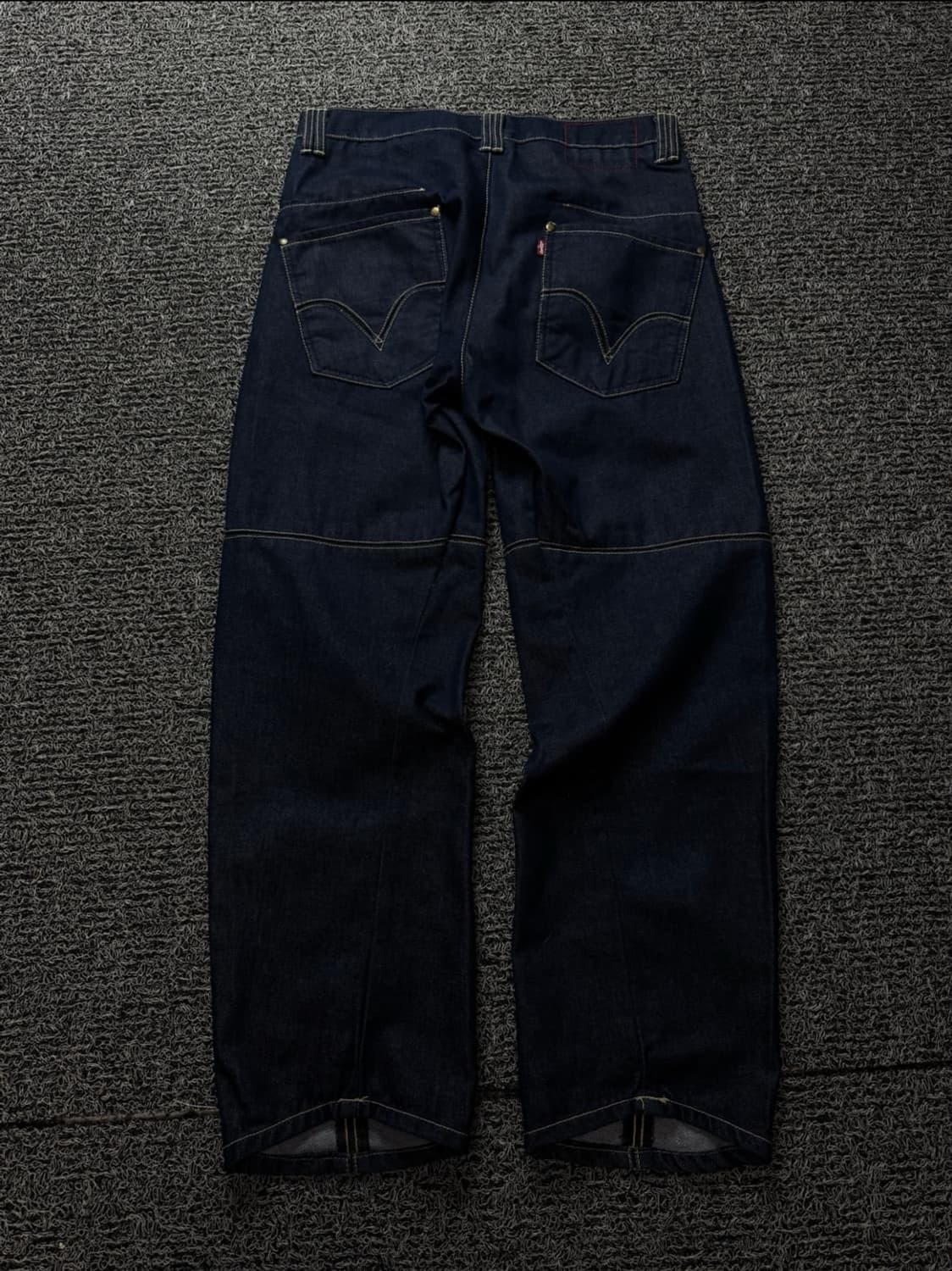 리바이스 엔지니어드진 절개 디테일 생지 데님 팬츠 953 상품이미지2