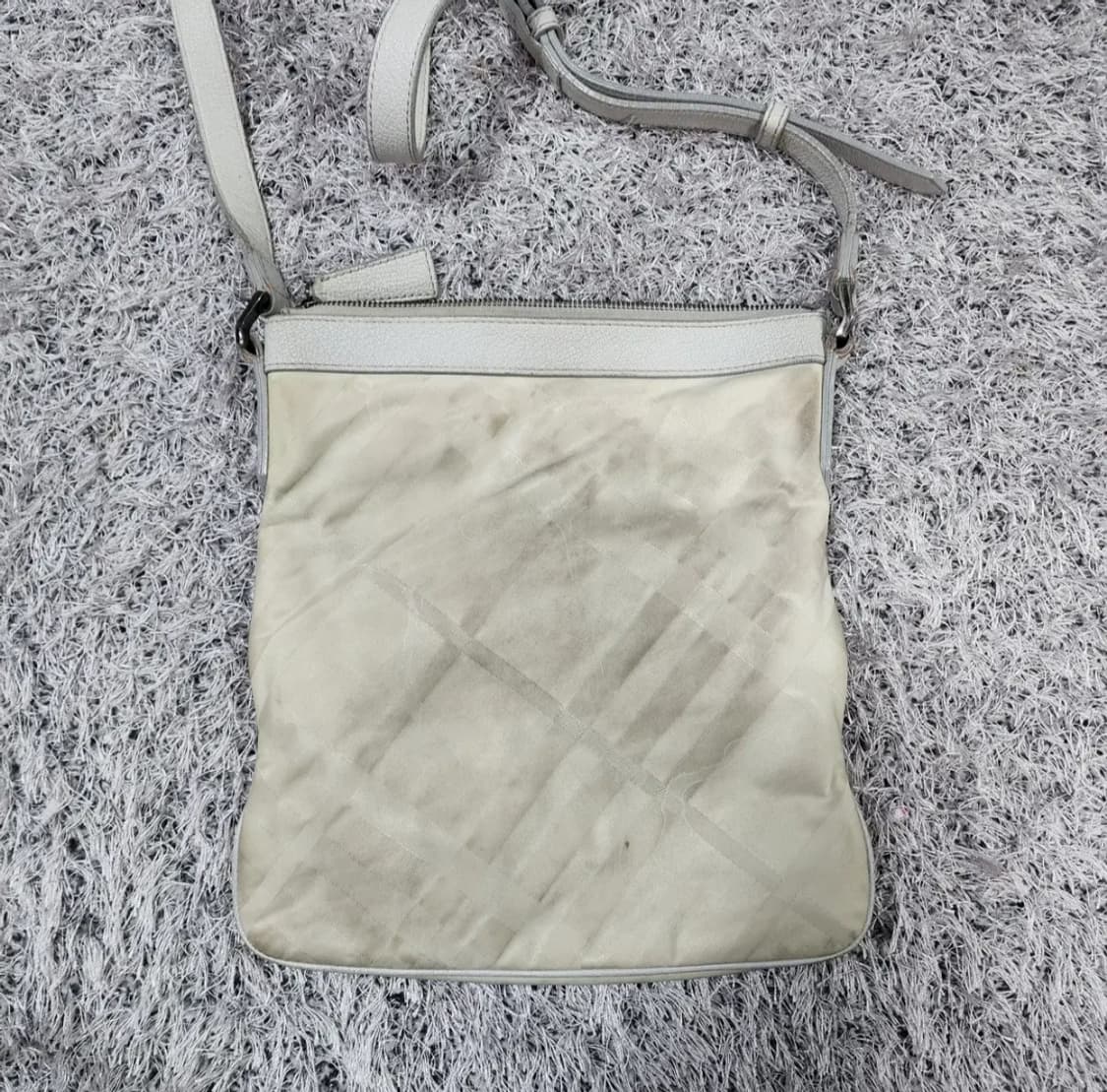 버버리 크로스백 상품이미지2