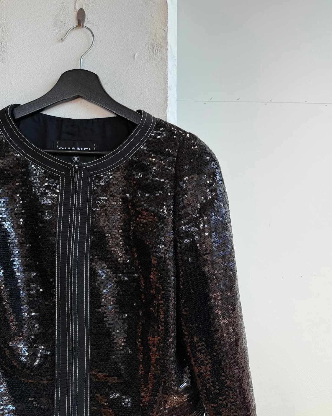 샤넬 블랙 스팽글 크롭 자켓  상품이미지5
