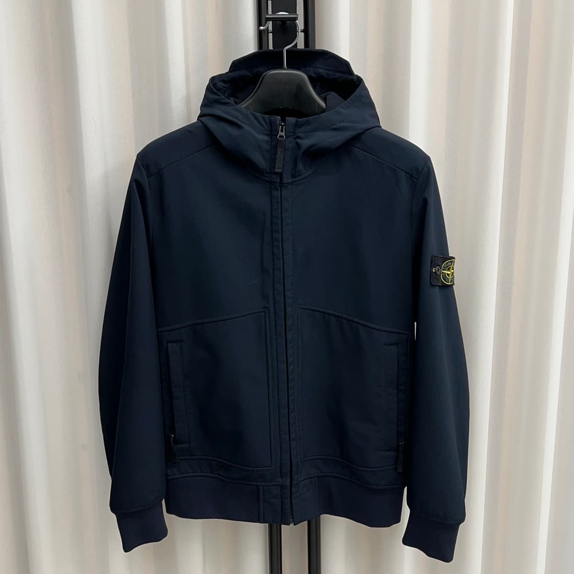 스톤아일랜드 소프트쉘 바람막이 네이비 (L) 상품이미지1