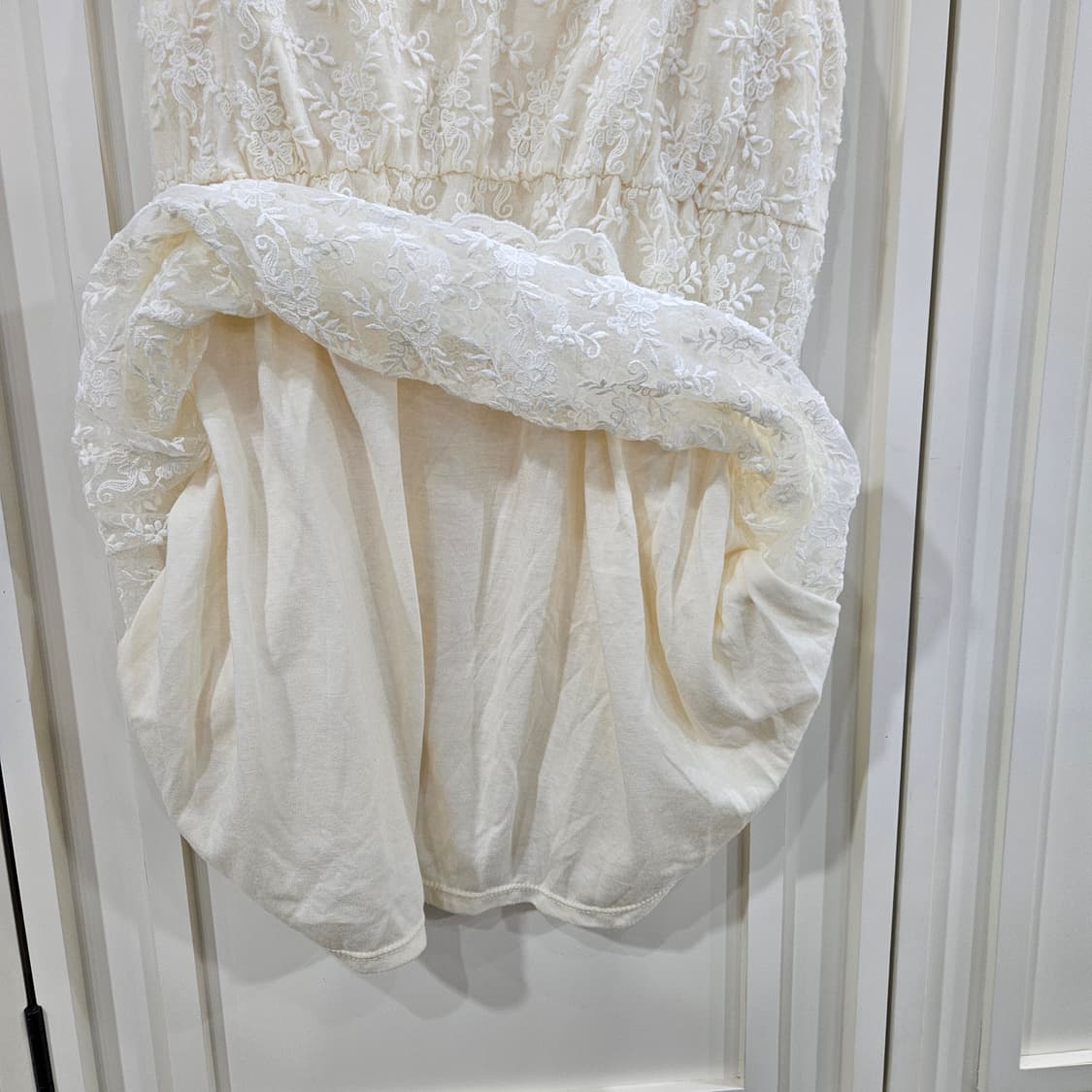 아이보리 레이스 끈나시 블라우스 상품이미지7