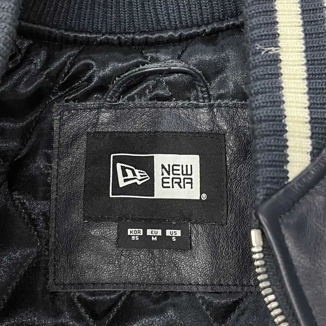 [정품/95] 뉴에라 스왈로브스키 가죽바시티 자켓 b16 상품이미지5