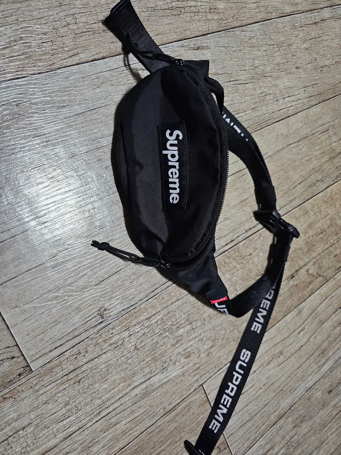 슈프림 웨이스트백 블랙 22FW 상품이미지1