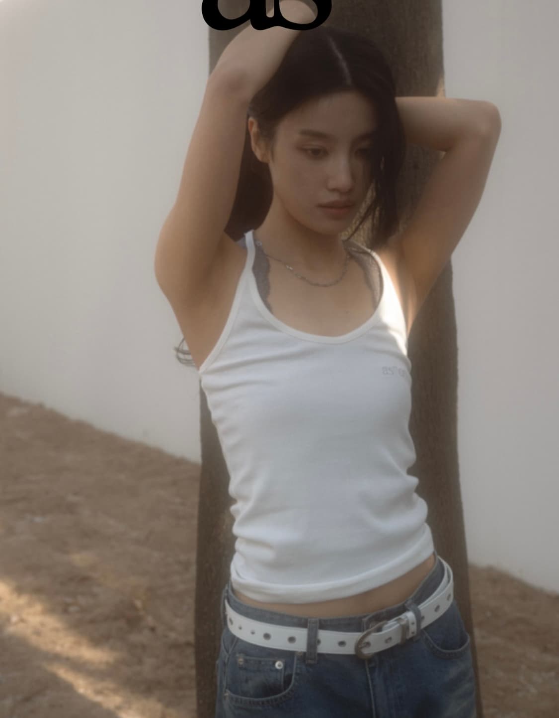 애즈온 화이트 홀터넥 나시 슬리브리스 탑 hattie ason 상품이미지2