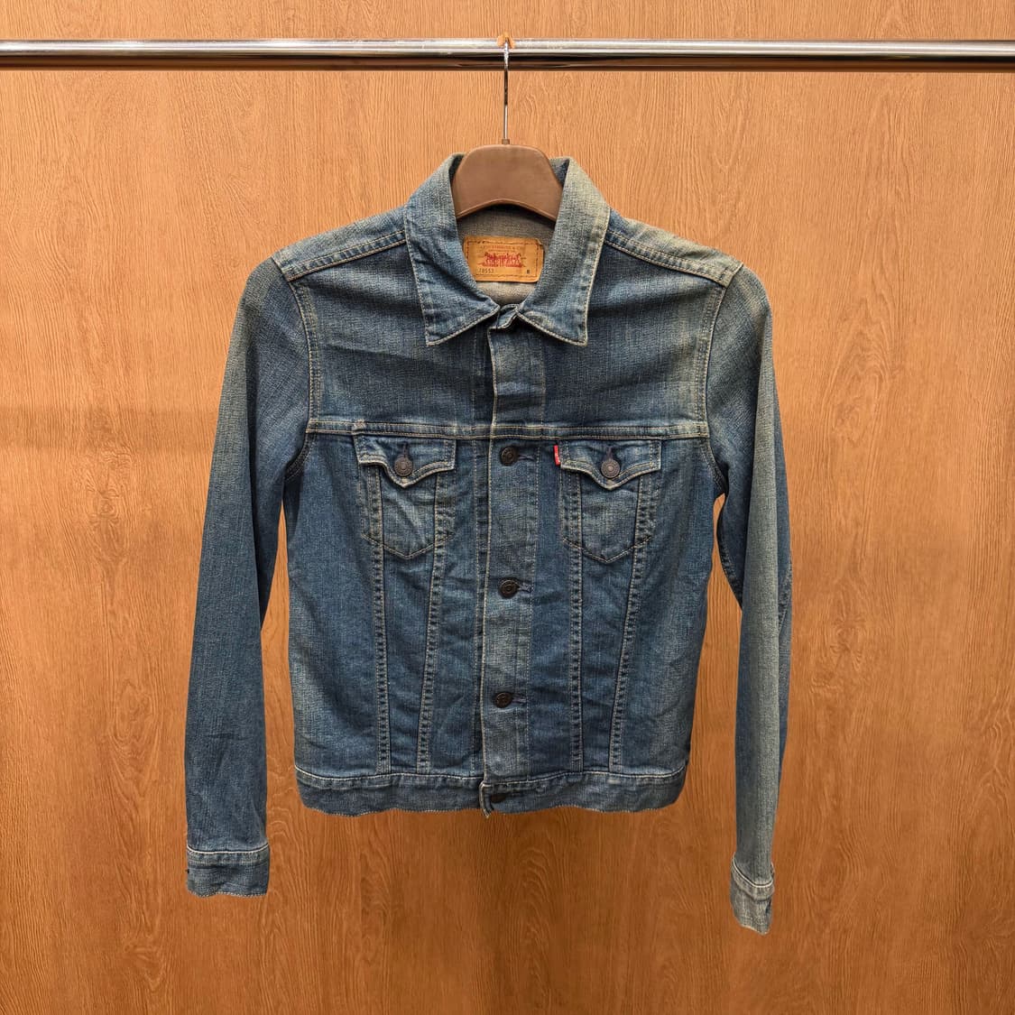 리바이스 데님 자켓 플랩 포켓 레드 로고 탭 디테일 슬림핏 인디고 블루 상품이미지2