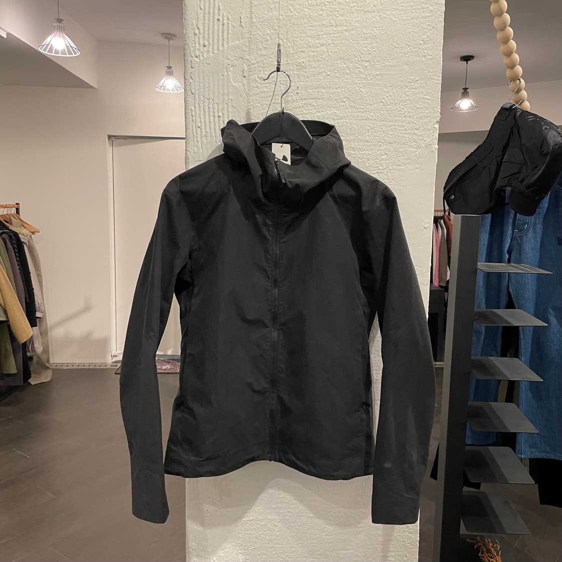 아크테릭스 베일런스 이소곤 자켓 상품이미지1