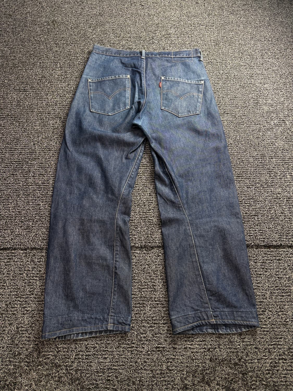 리바이스 엔지니어드 진 커브드 핏 데님 팬츠 3021 상품이미지4