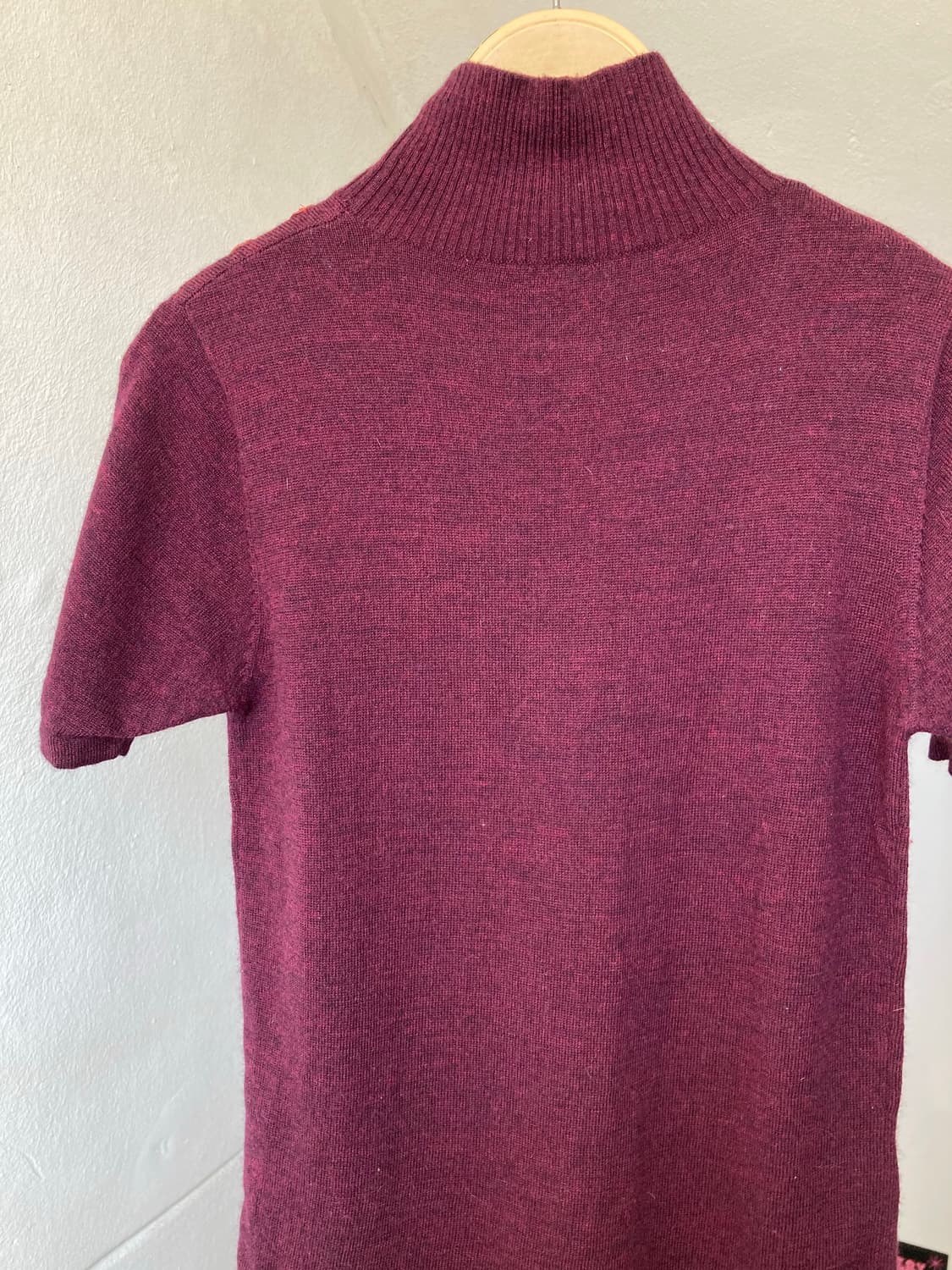 울 버건디 디테일 반팔 니트탑 상품이미지6