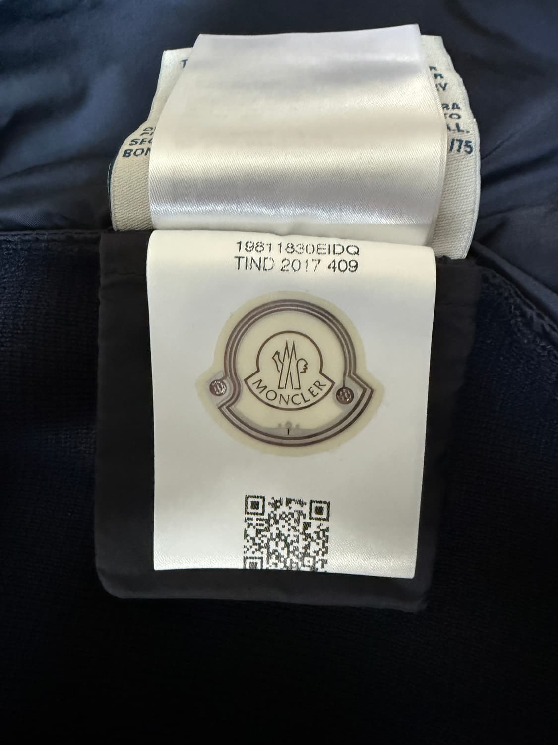 몽클레어 정품 집업 울패딩 네이비 상품이미지4