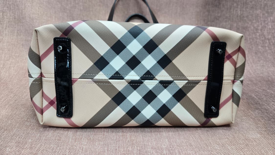 버버리 정품 노바 체크 토트 숄더백- 코팅된 캔버스 베이지색 오트  상품이미지4