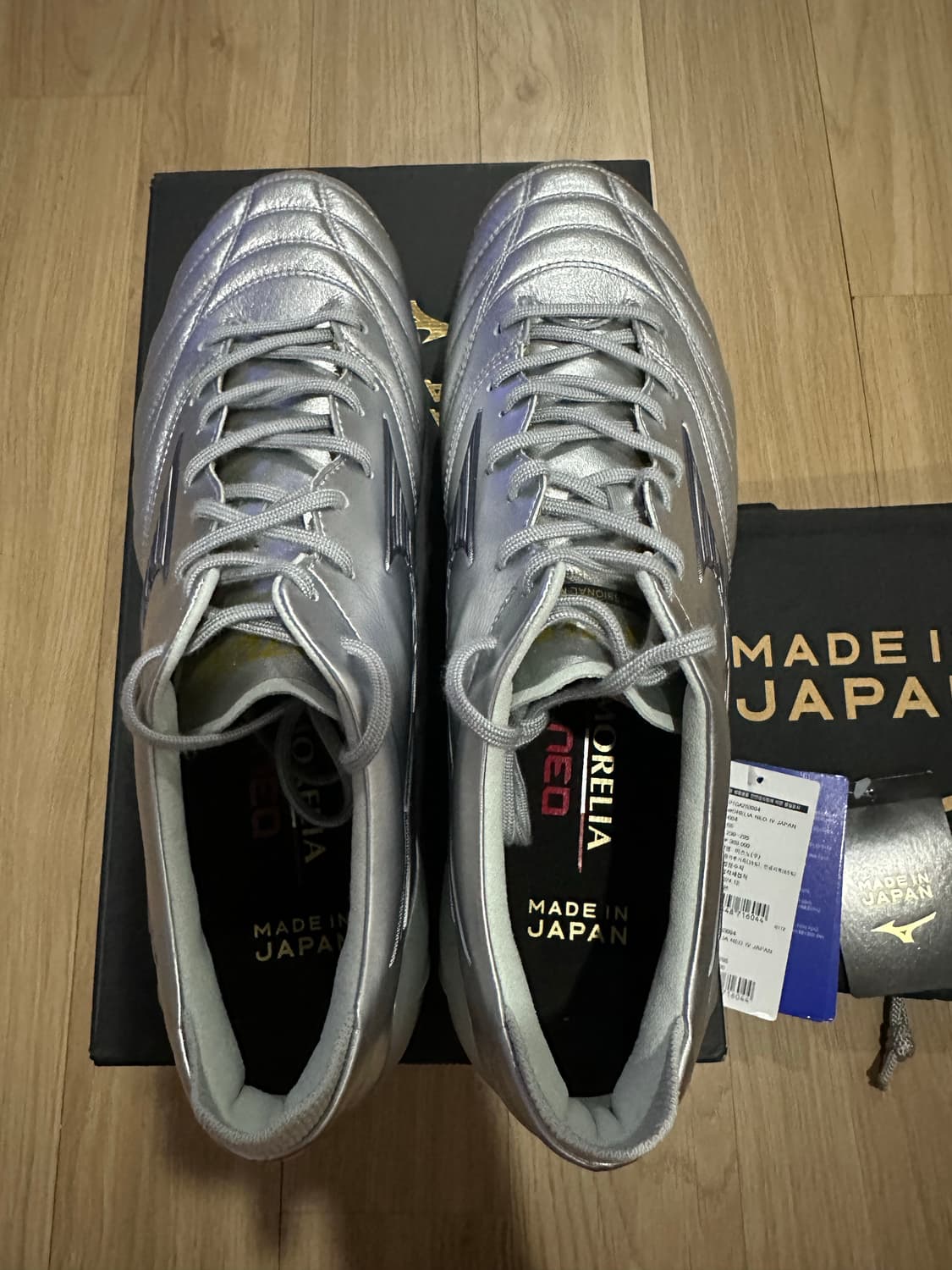 미즈노 모렐리아 네오4 JPN MD 265 플래티넘 실버팩 축구화 상품이미지4