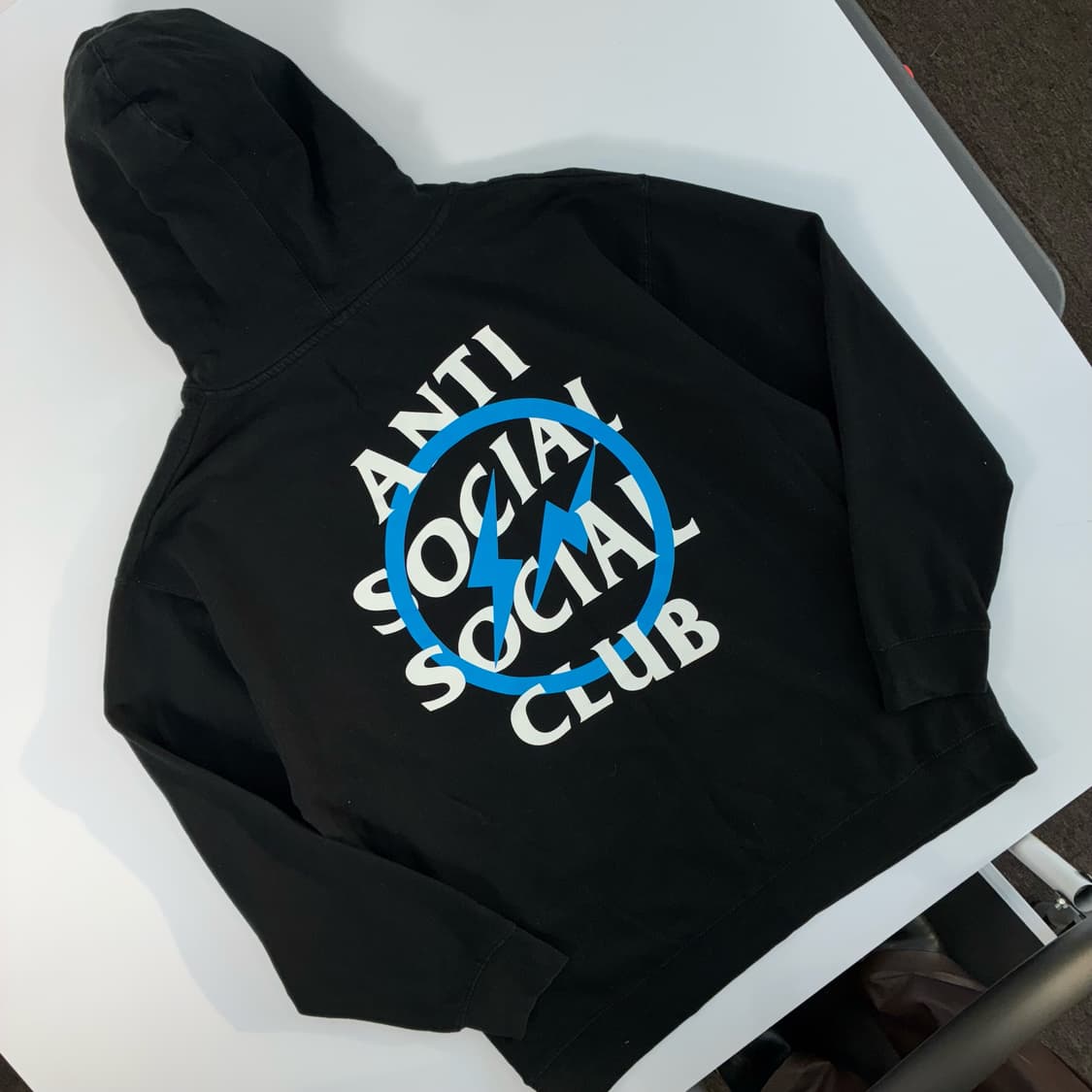안티 소셜소셜 클럽 X 프라그먼트 블랙 후드티  상품이미지1