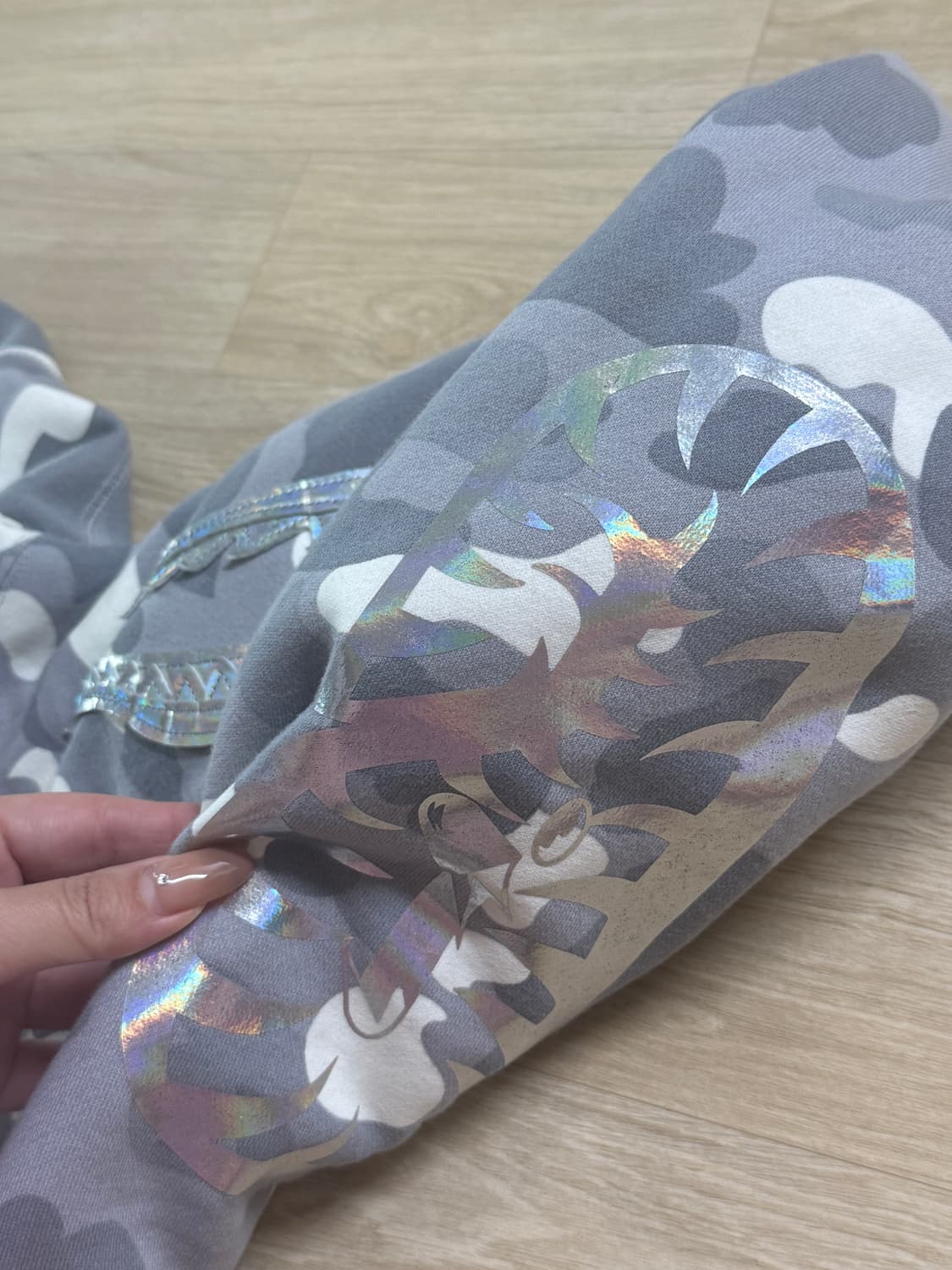 BAPE 베이프 야광 샤크 후드 그레이 백계 카모 후드집업 상품이미지3