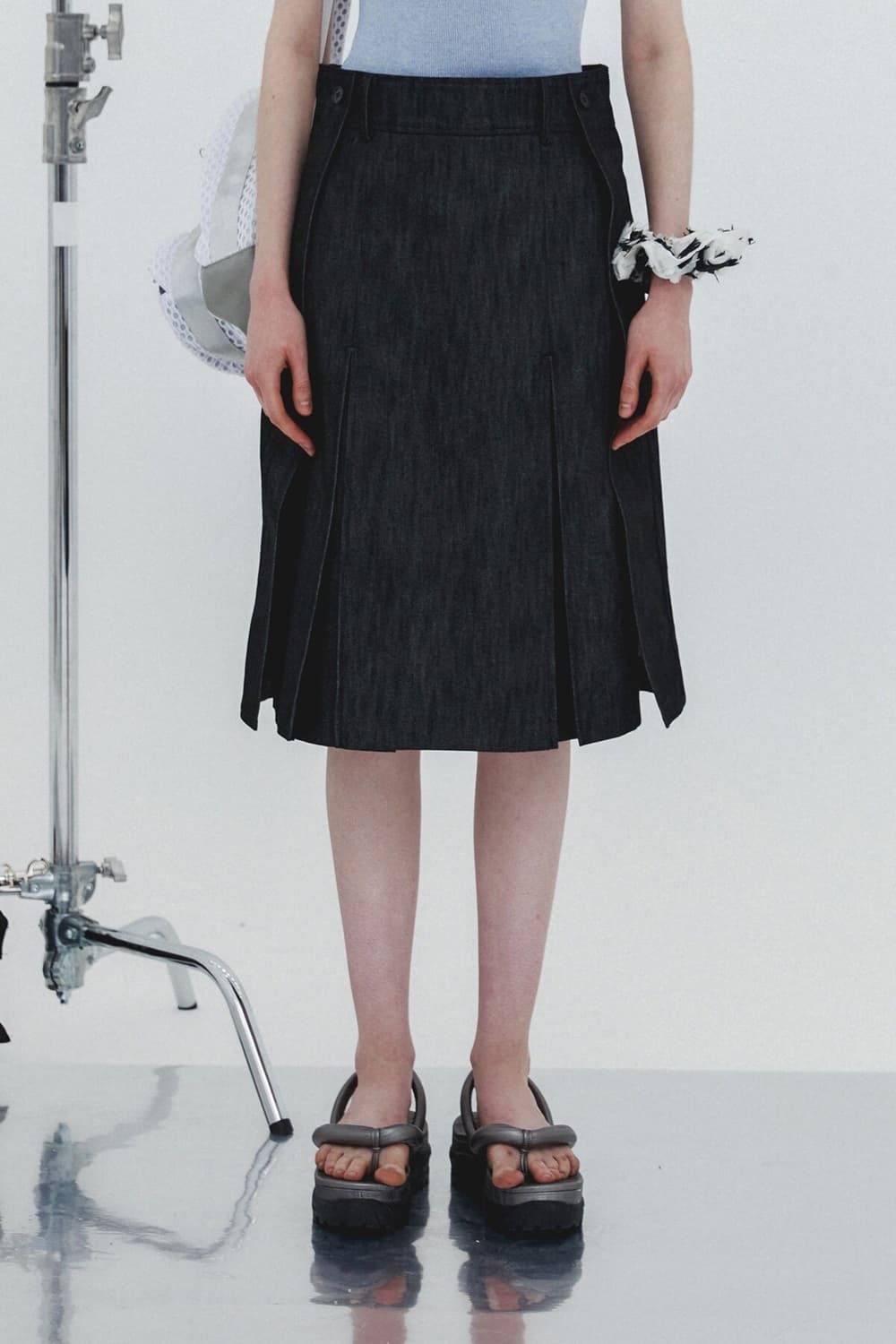에핑글러 STRAIGHT MIDI SKIRT - DENIM BLACK 상품이미지3