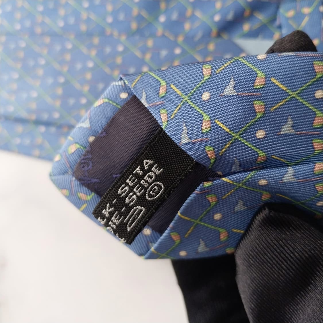 살바토레 페라가모 실크 골프패턴 넥타이 9.3cm B등급 K1266
 상품이미지9