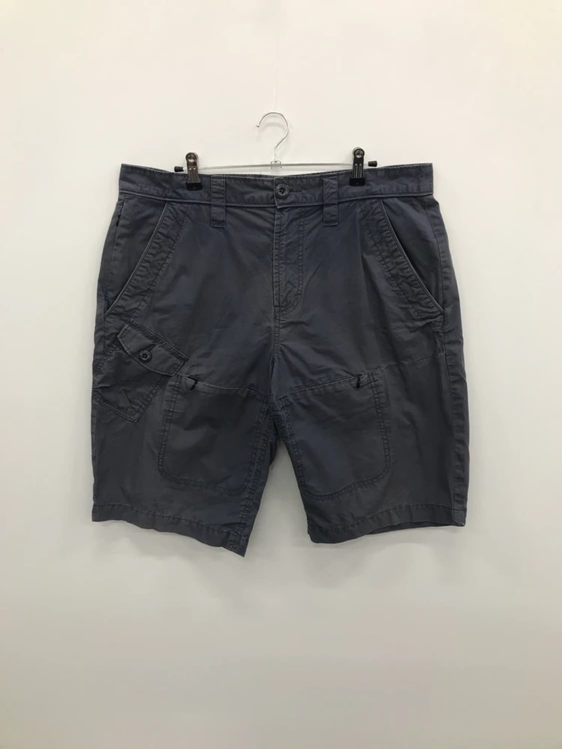 Armani Exchange Washed Cargo Shorts 상품이미지4