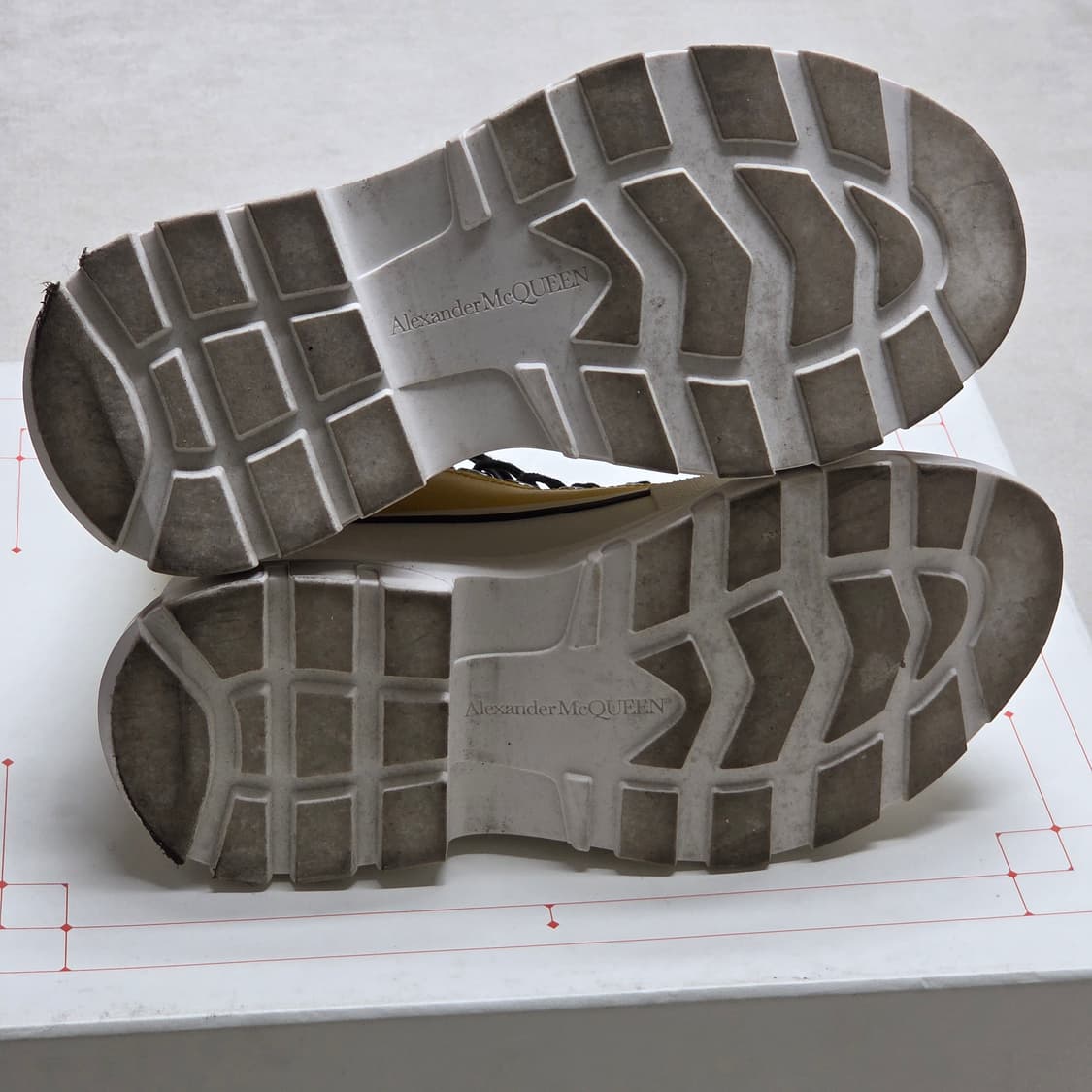 Alexander McQueen 알렉산더 맥퀸 트레드 슬릭 하이탑 상품이미지5