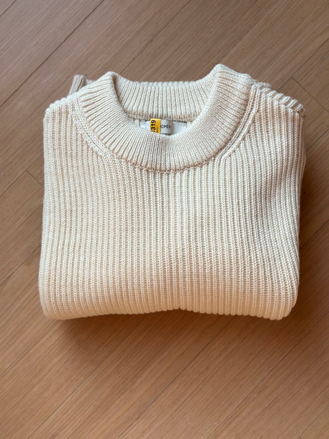 아모멘토amomento 하프넥니트 에크루 상품이미지9