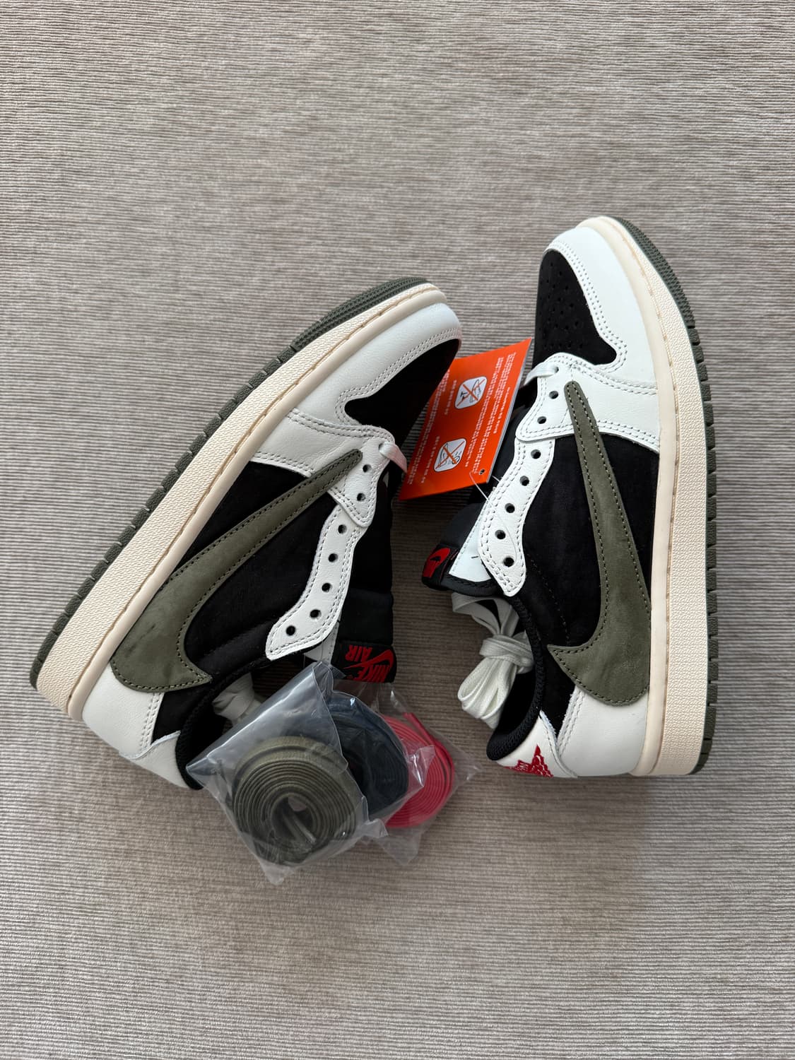 W230 조던 1 x 트래비스 스캇 레트로 로우 OG SP 미디움 올리브 상품이미지2