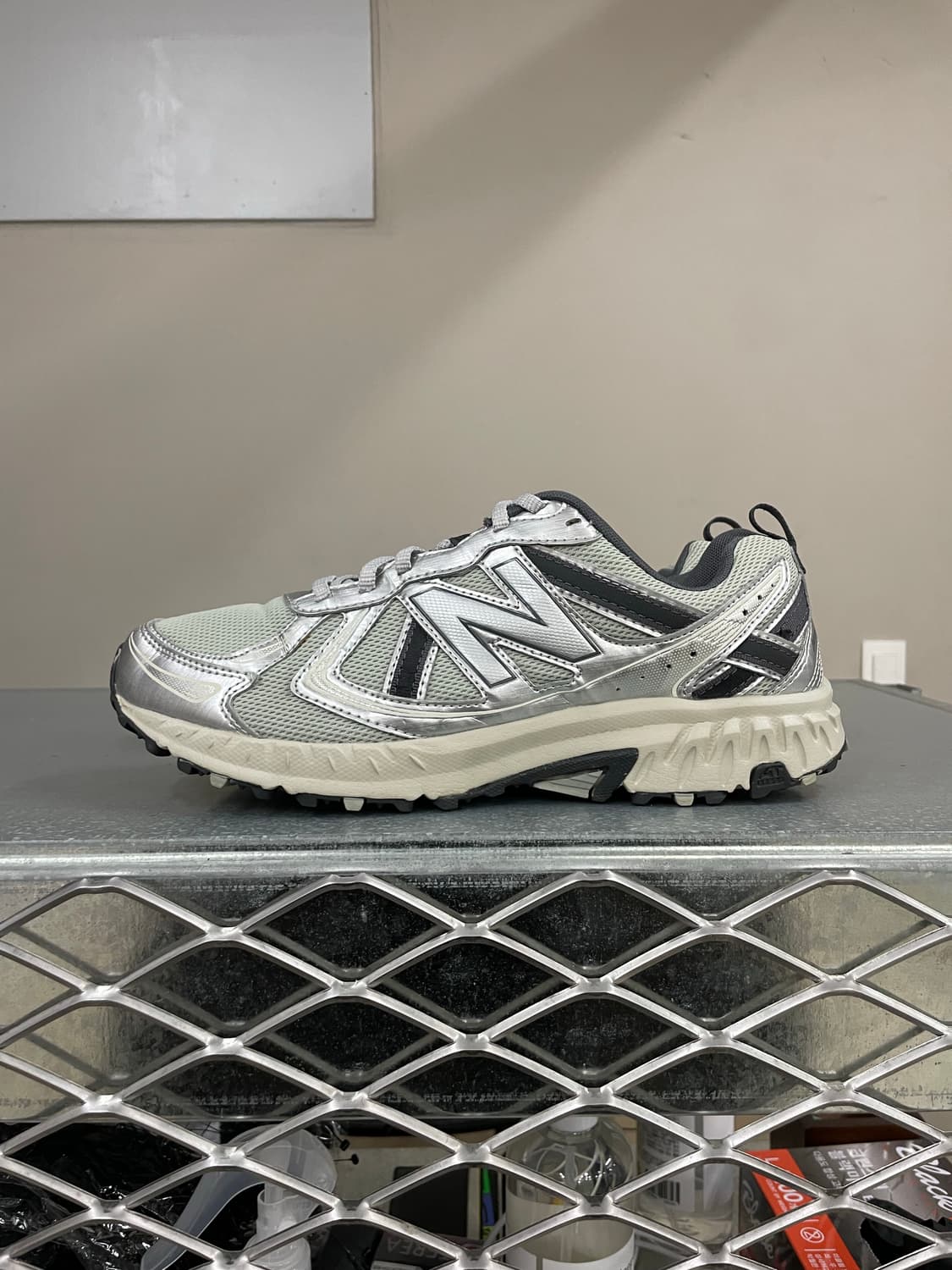 뉴발란스 410v5 실버 275 상품이미지1