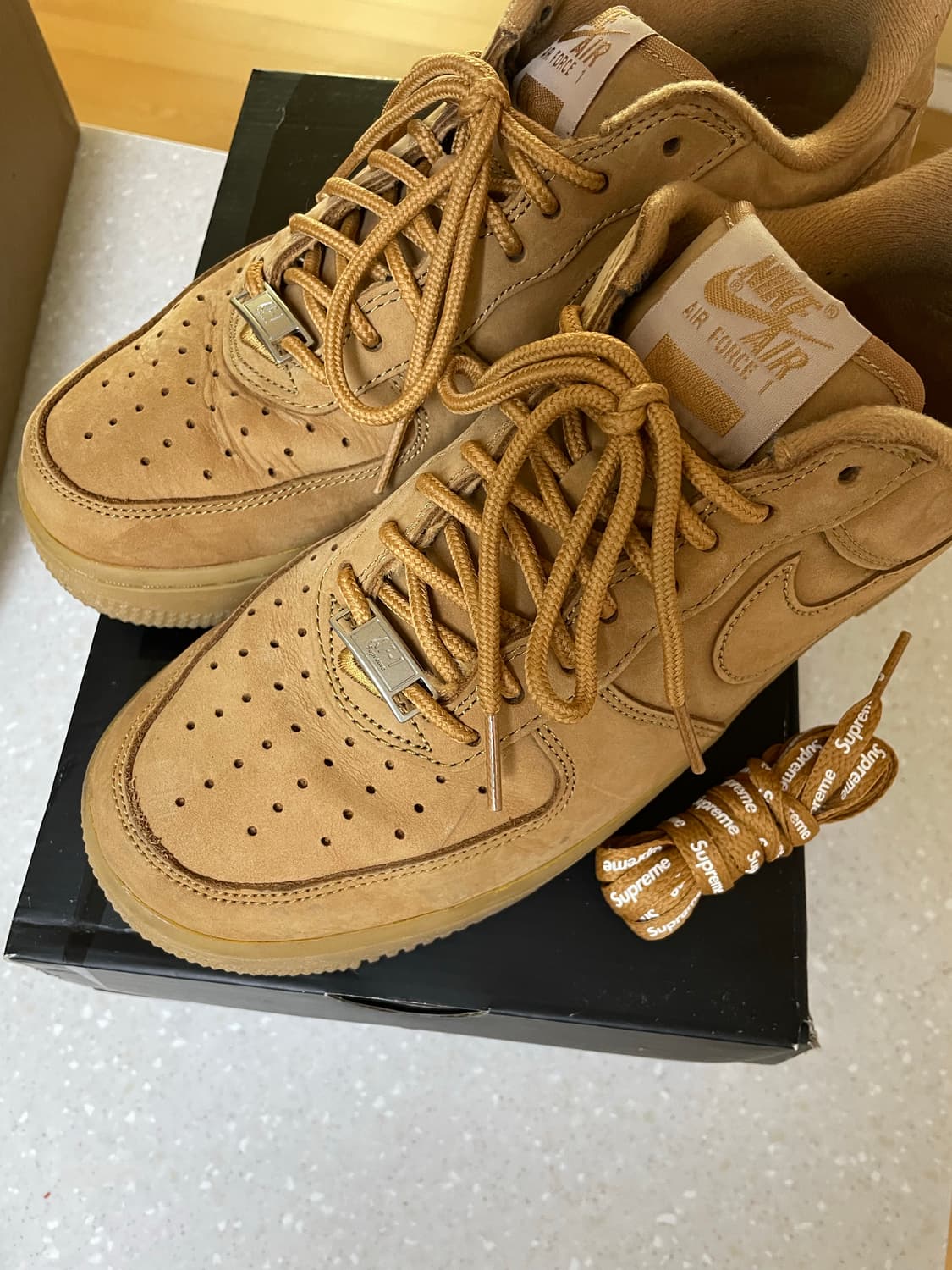 나이키 에어포스 슈프림 된장 255 상품이미지4