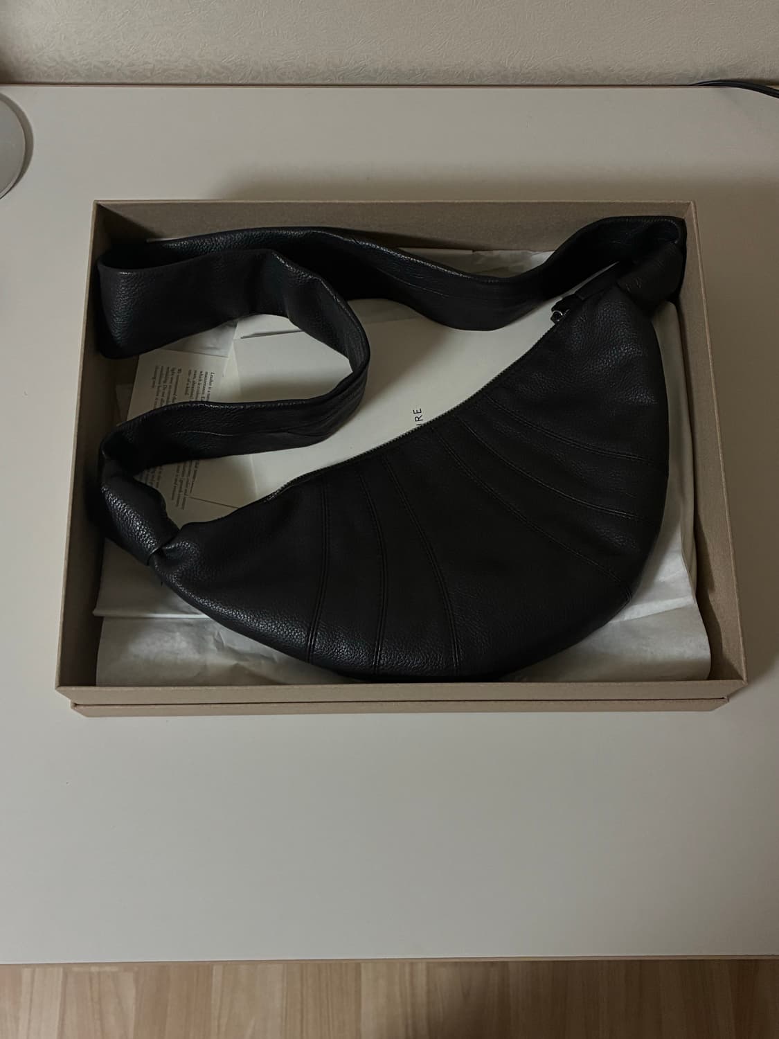 르메르 크루아상백 스몰 소가죽 다크초콜릿  상품이미지1